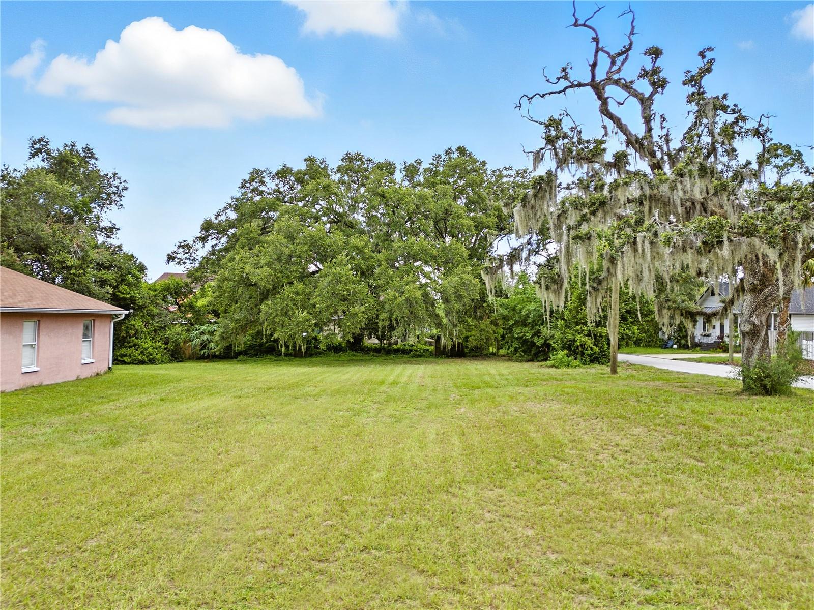 Listing photo id 28 for 301 Kentucky Avenue