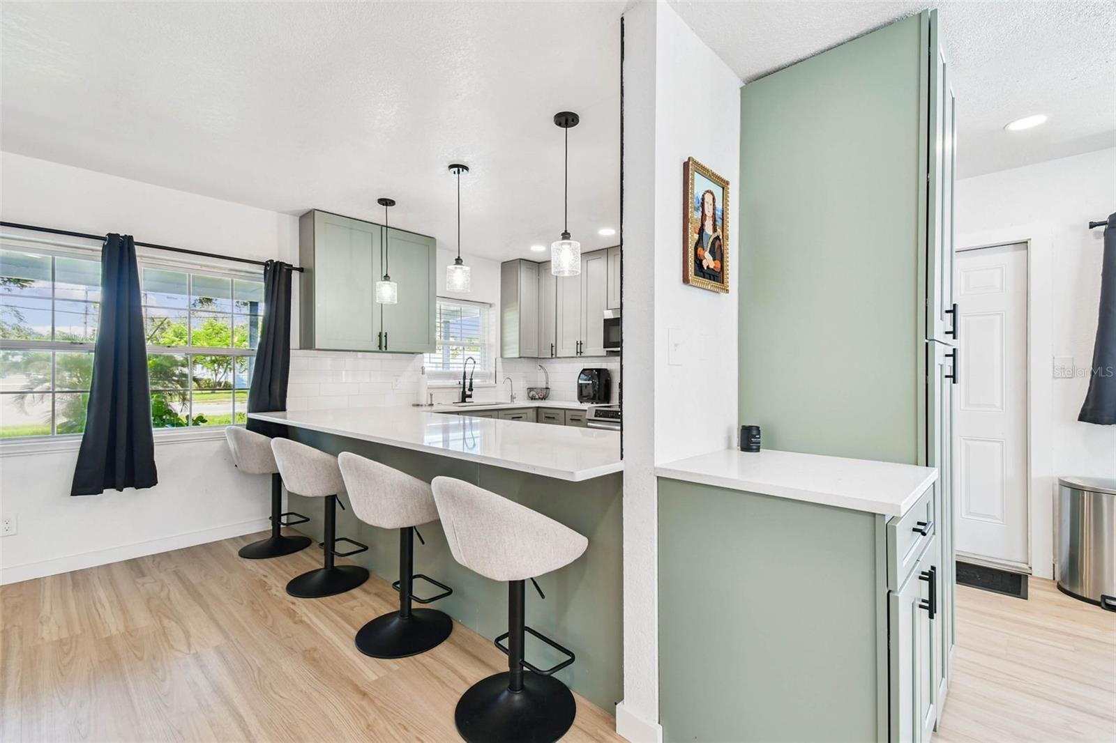 Image 12 of 37 For 4728 9th Avenue N
