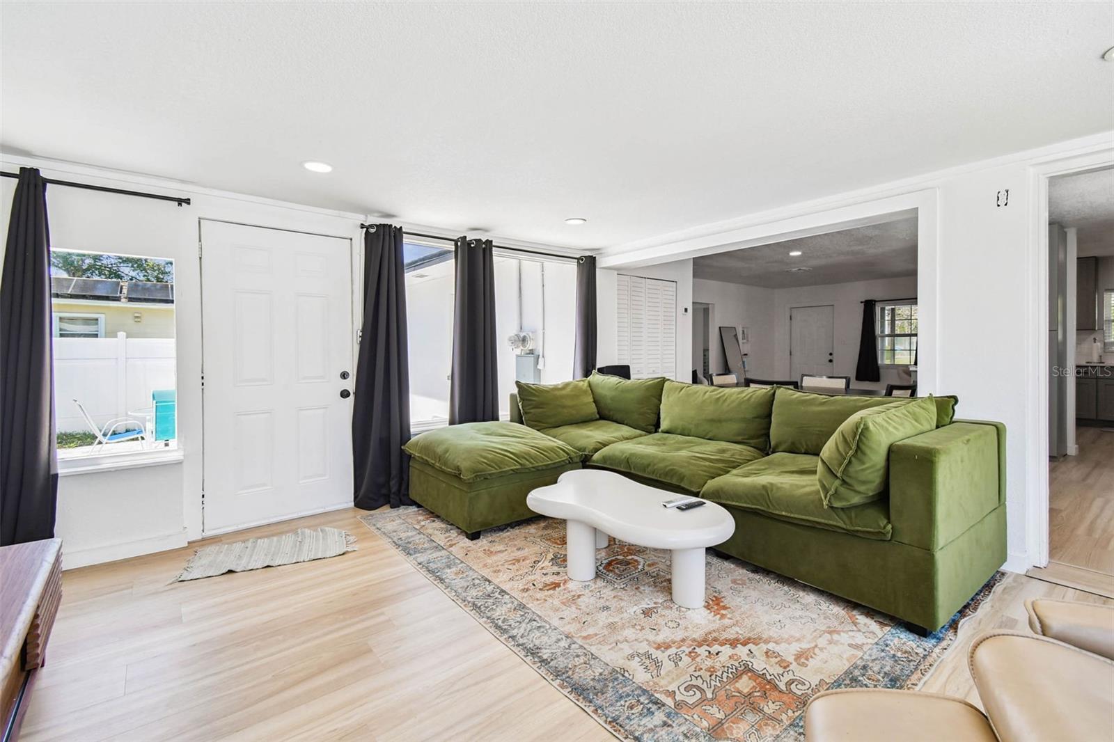 Image 21 of 37 For 4728 9th Avenue N