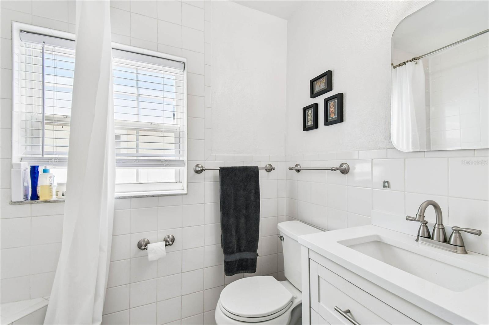 Image 26 of 37 For 4728 9th Avenue N
