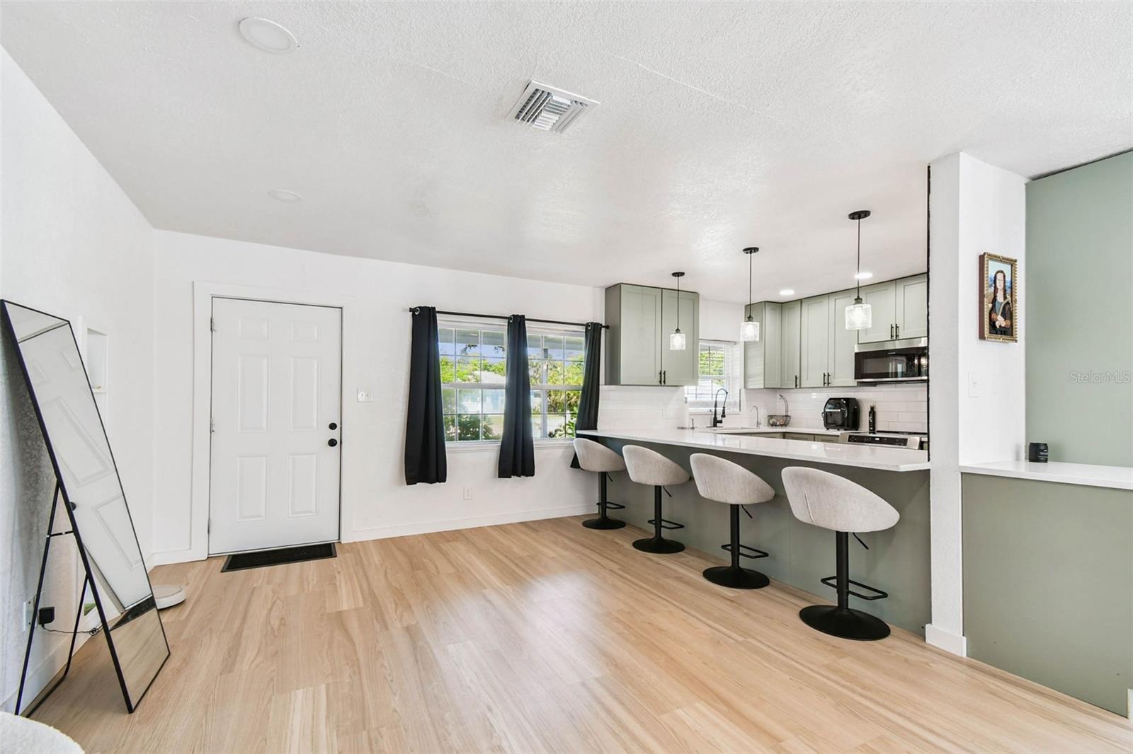 Image 6 of 37 For 4728 9th Avenue N