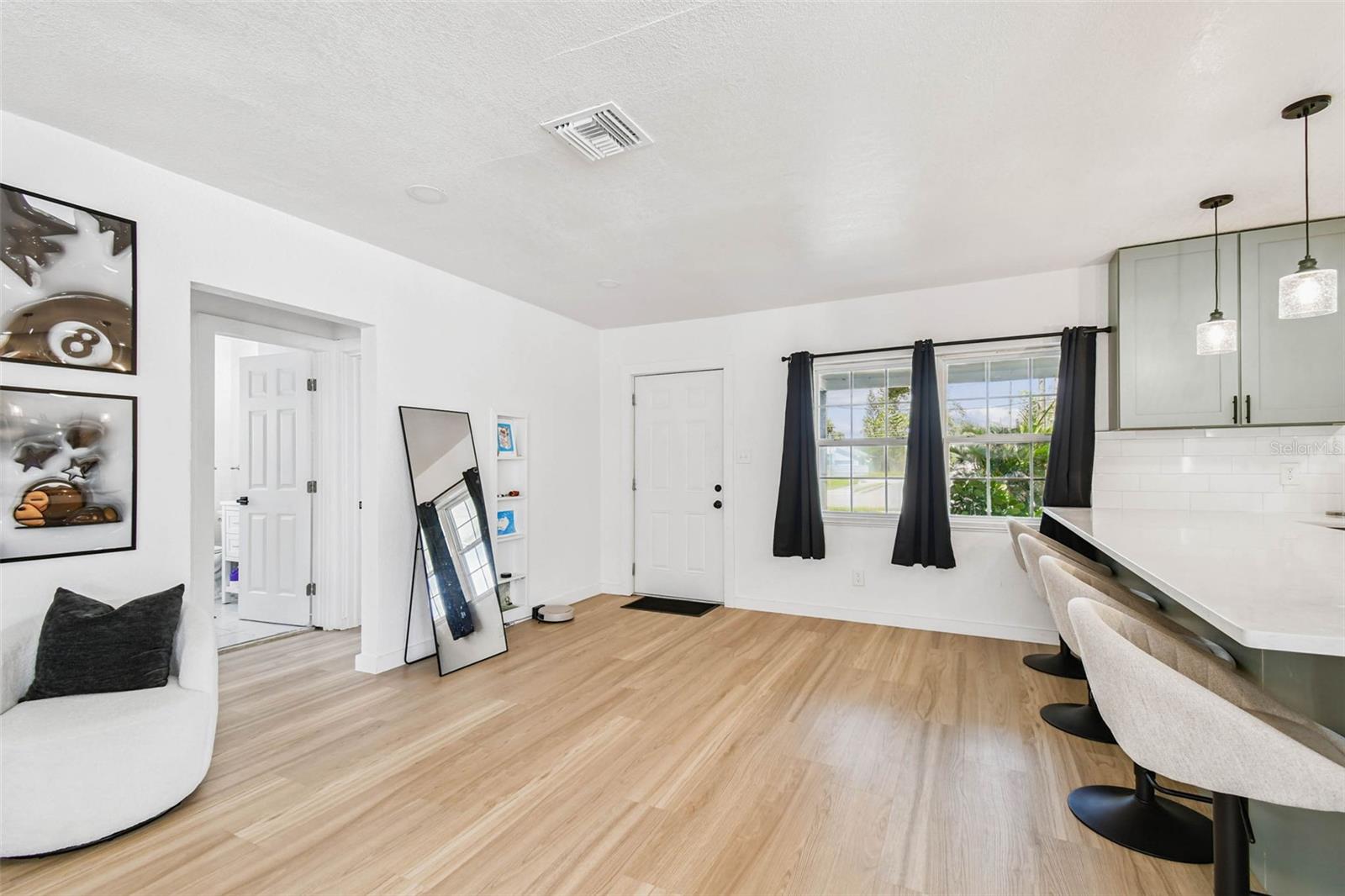 Image 7 of 37 For 4728 9th Avenue N