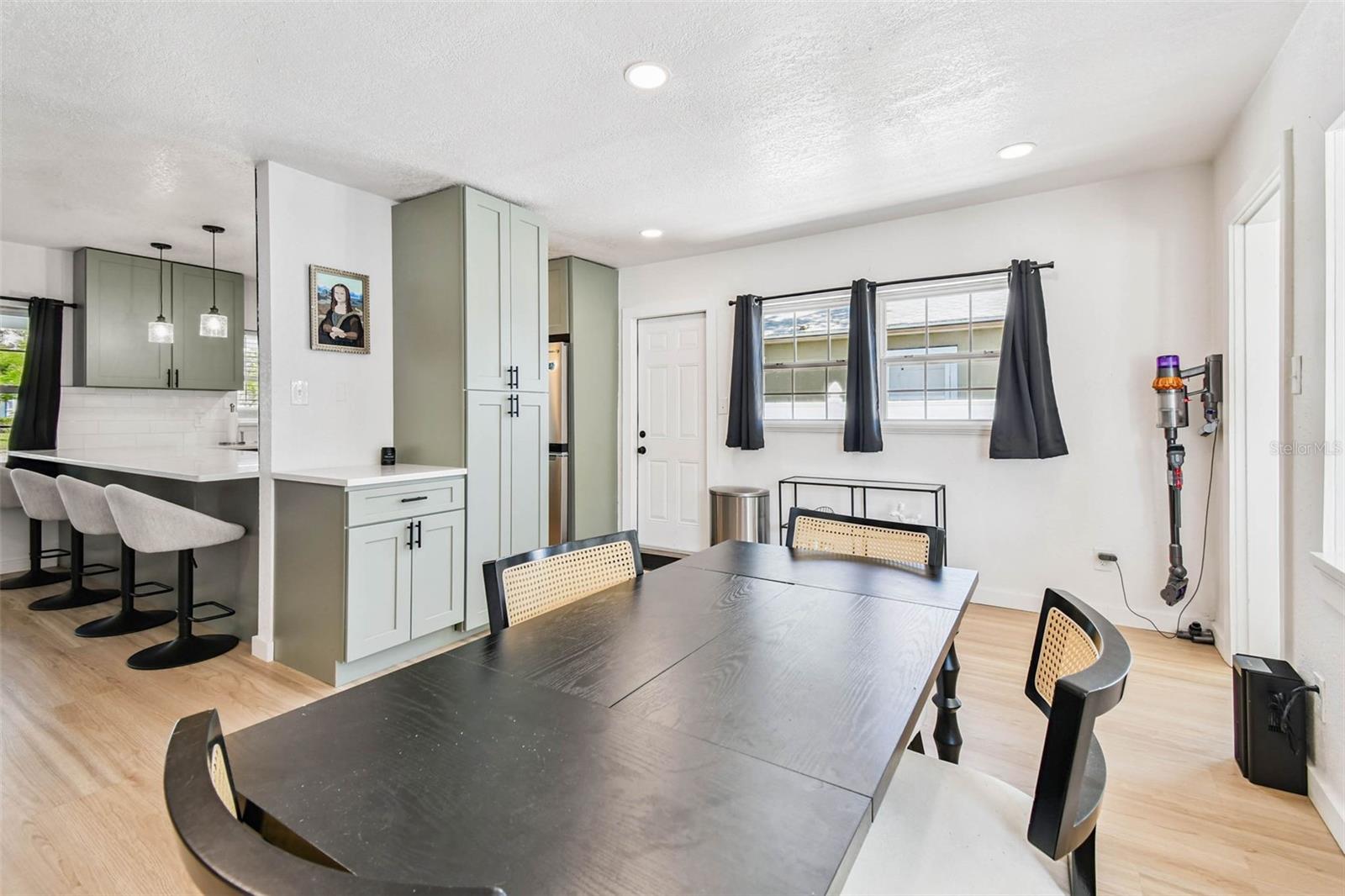 Image 9 of 37 For 4728 9th Avenue N
