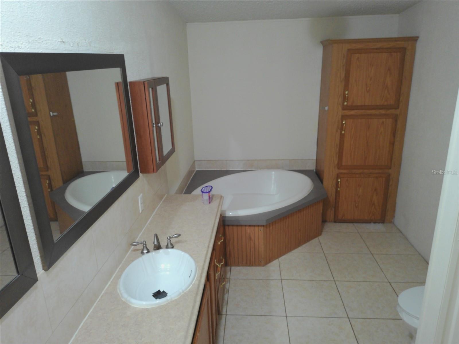 Image 10 of 26 For 11113 Black Walnut St Street