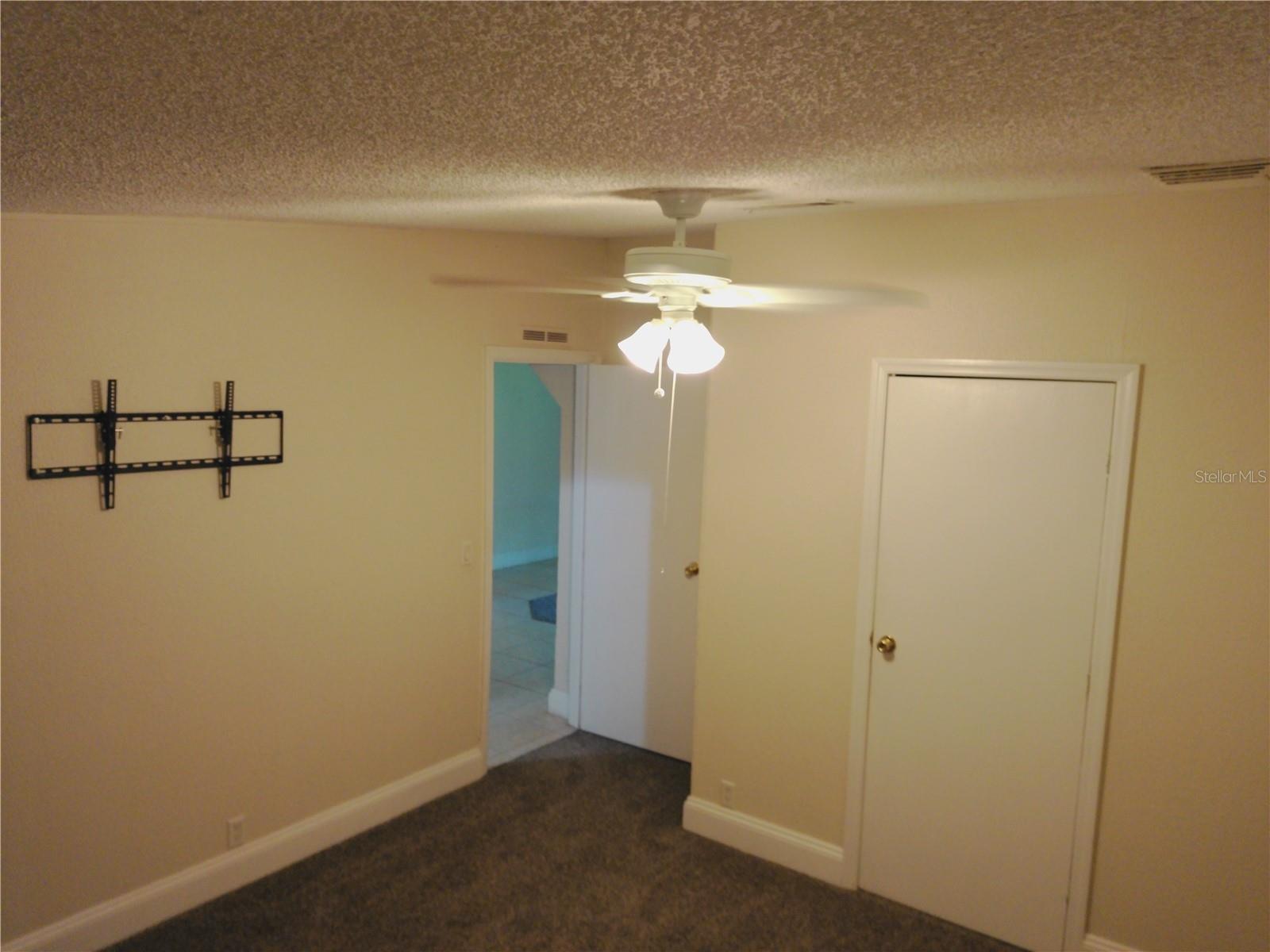Image 20 of 26 For 11113 Black Walnut St Street