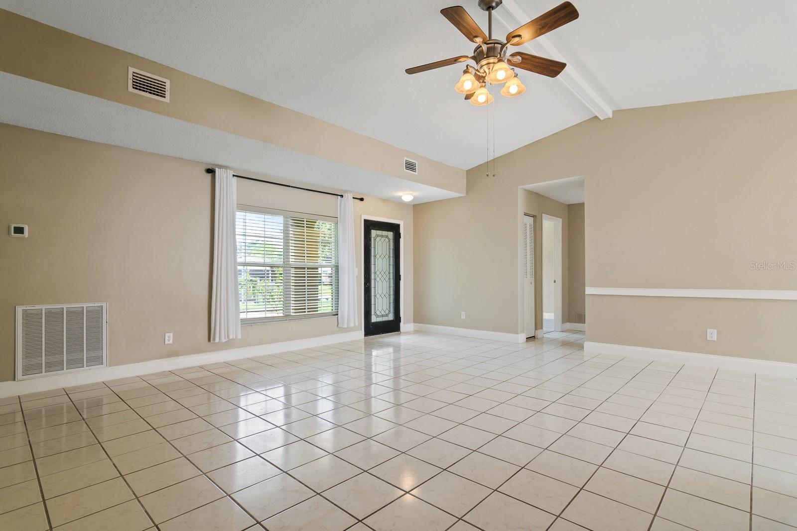 Image 10 of 46 For 14918 Old Pointe Road