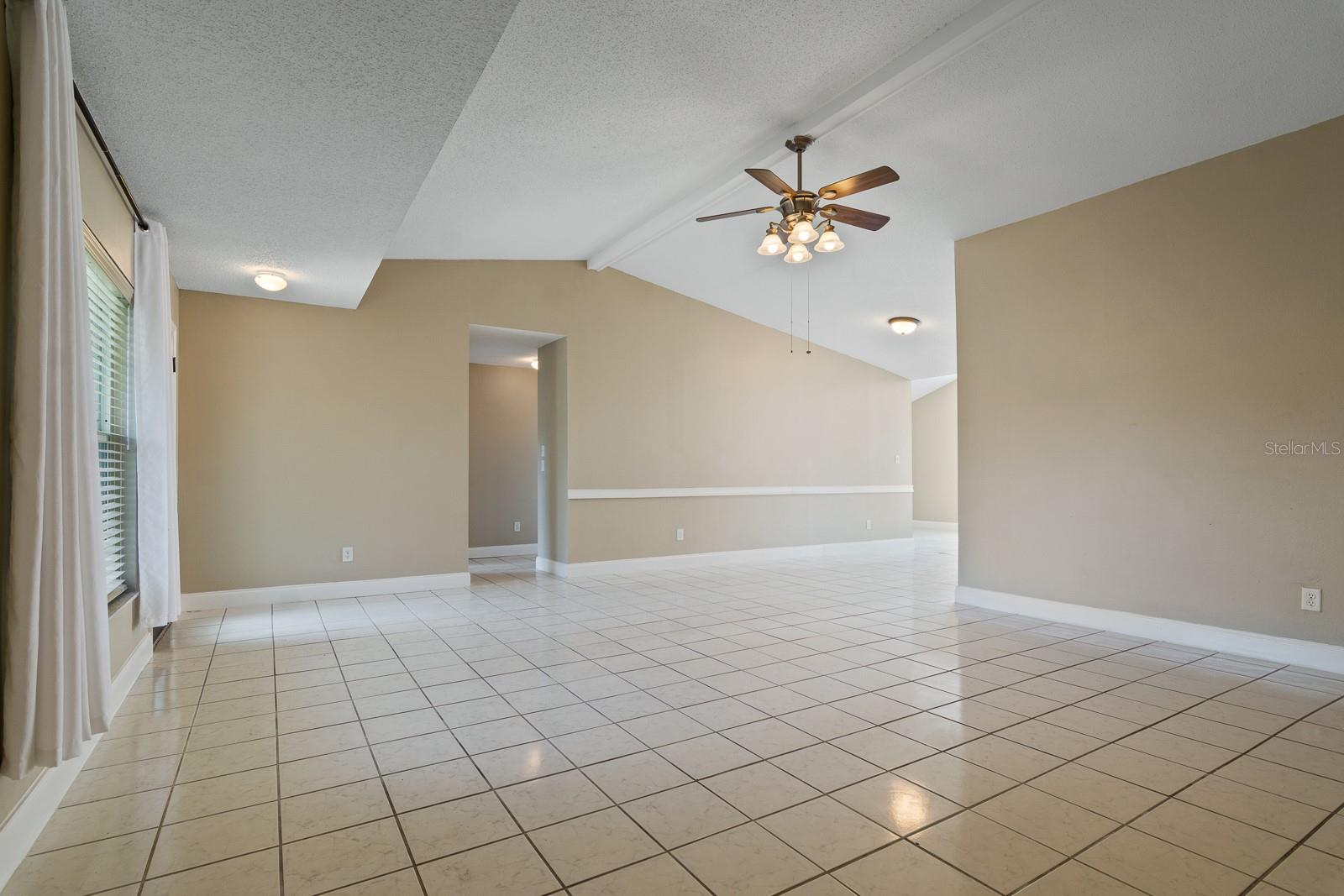 Image 11 of 46 For 14918 Old Pointe Road