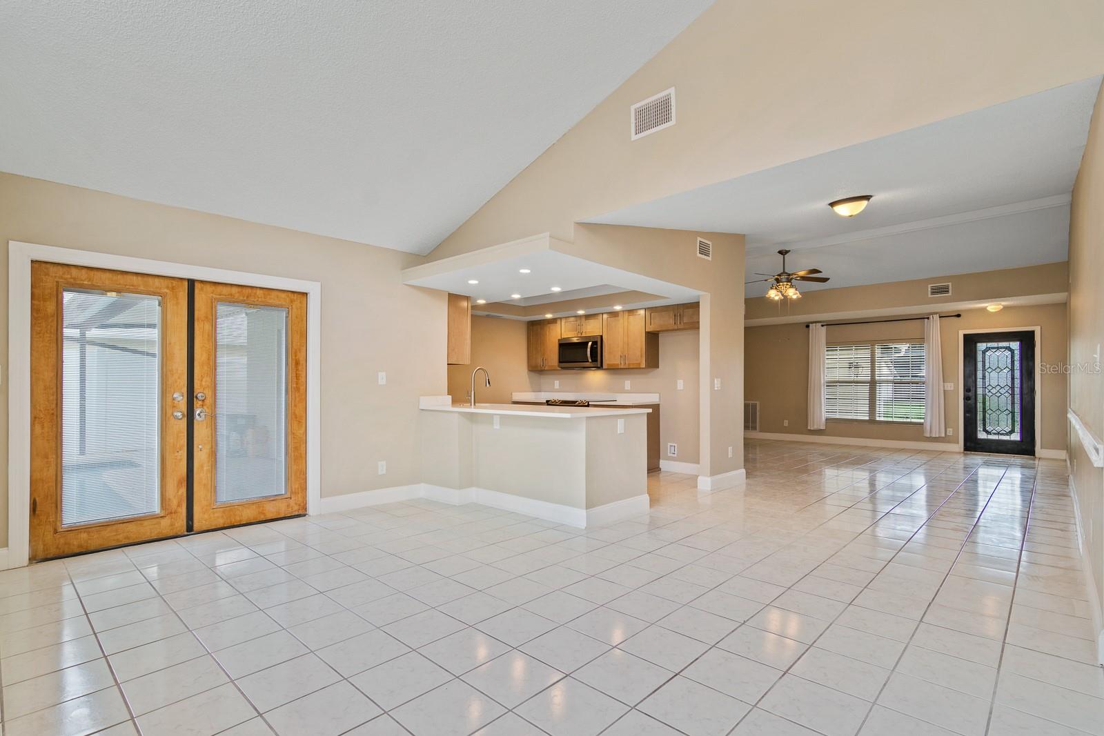 Image 13 of 46 For 14918 Old Pointe Road