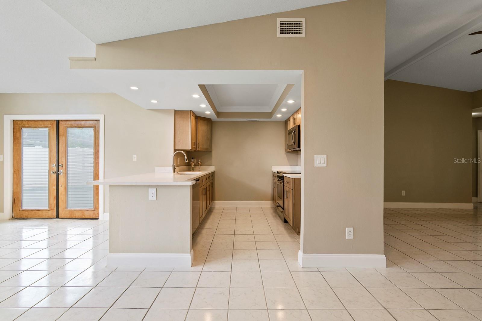 Image 14 of 46 For 14918 Old Pointe Road