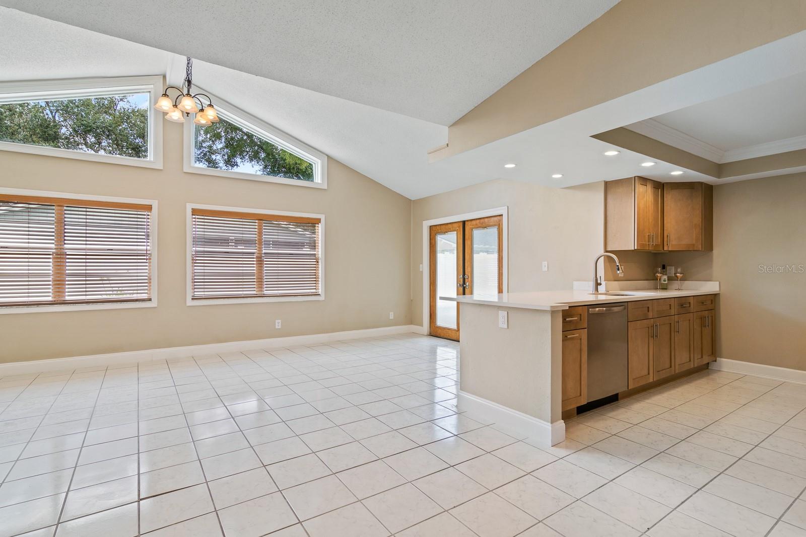 Image 15 of 46 For 14918 Old Pointe Road