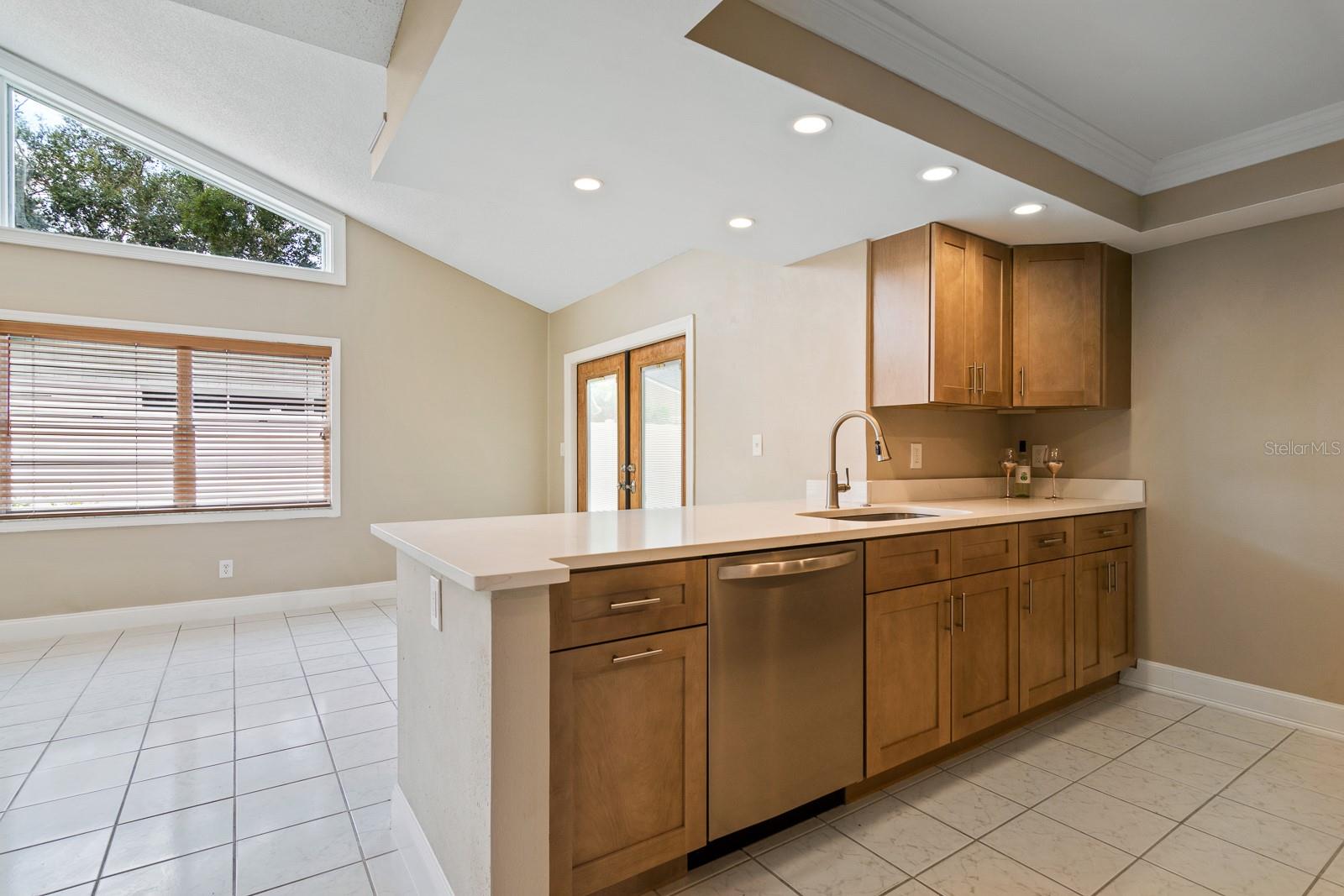 Image 16 of 46 For 14918 Old Pointe Road