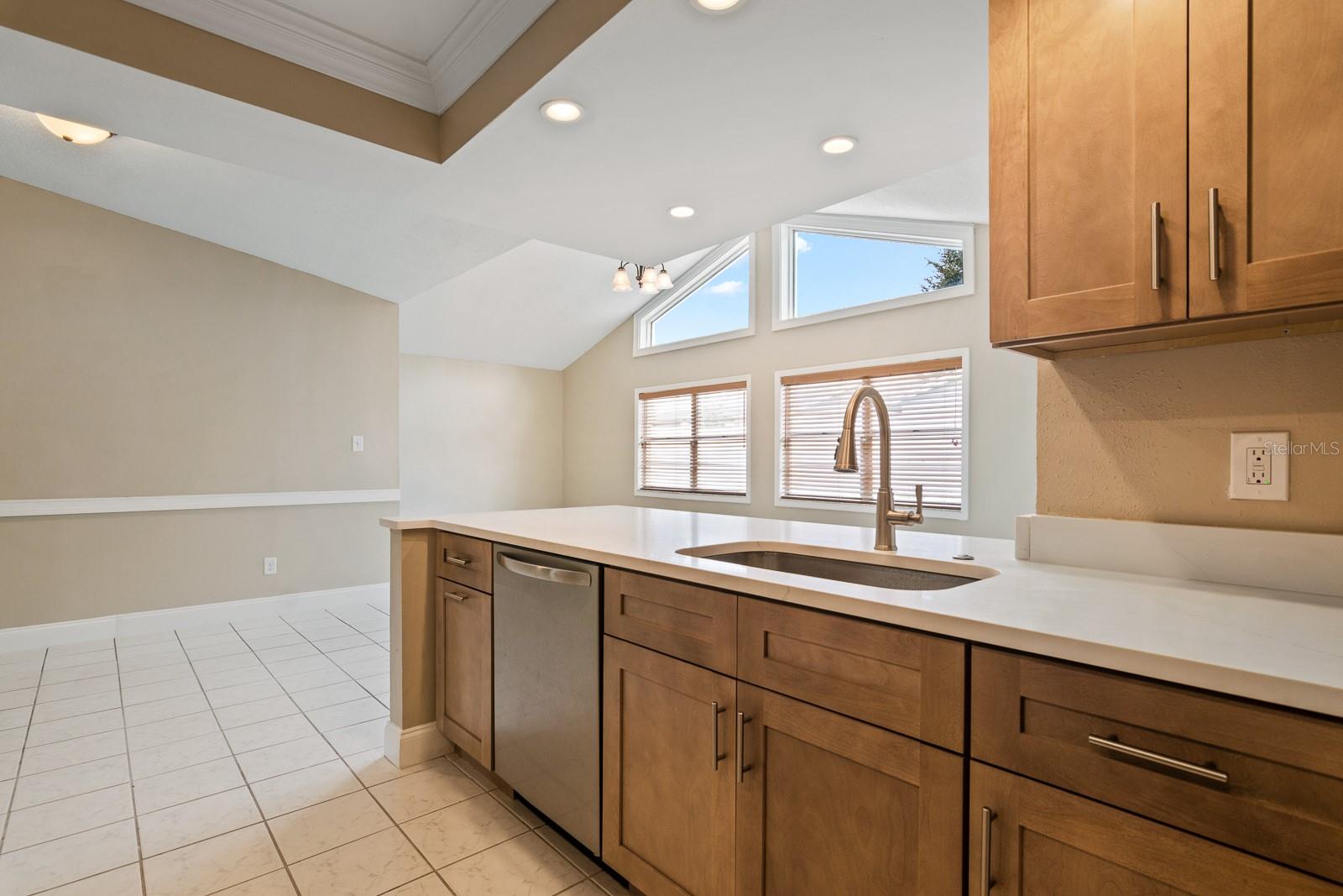 Image 17 of 46 For 14918 Old Pointe Road