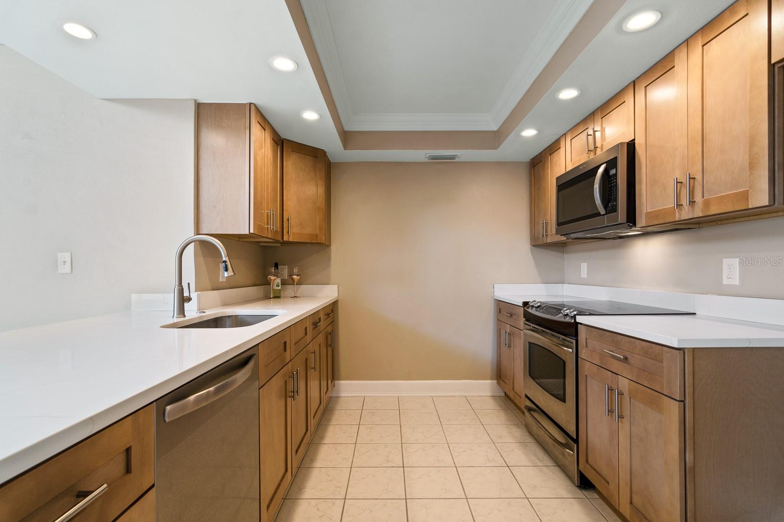 Image 18 of 46 For 14918 Old Pointe Road