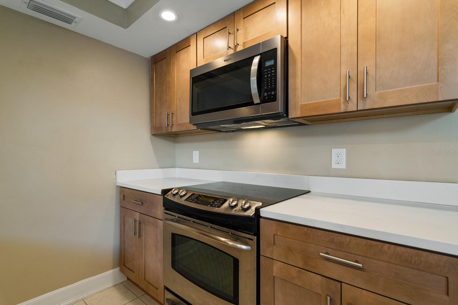 Image 19 of 46 For 14918 Old Pointe Road