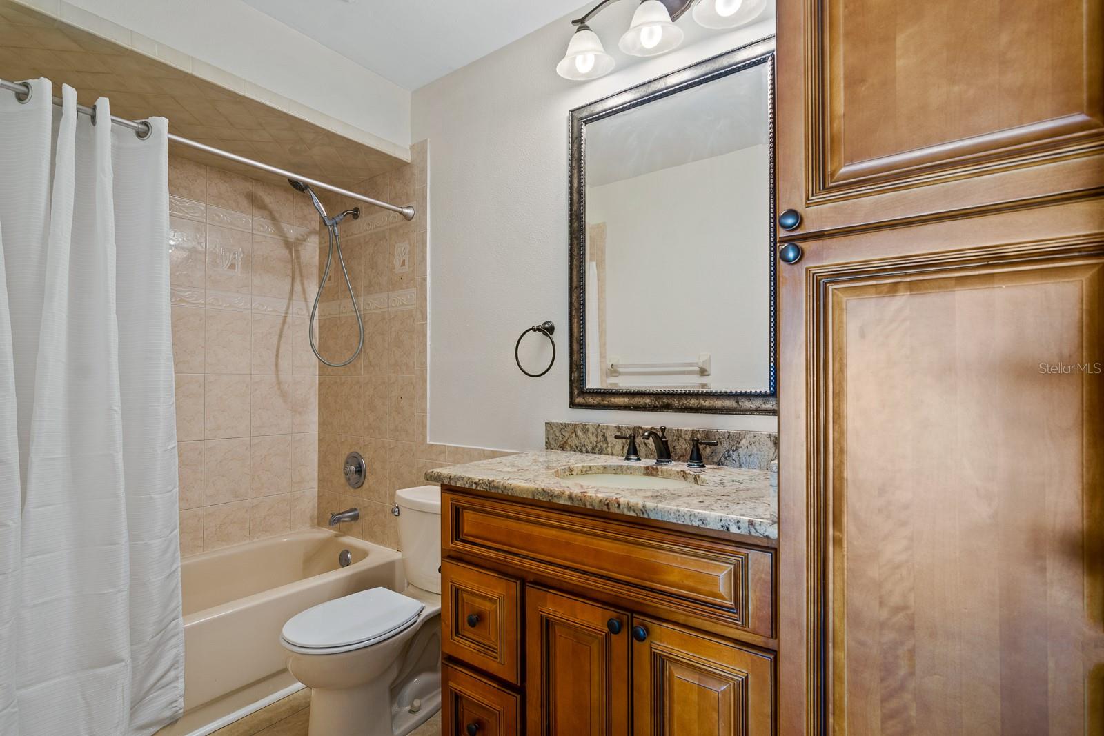 Image 26 of 46 For 14918 Old Pointe Road