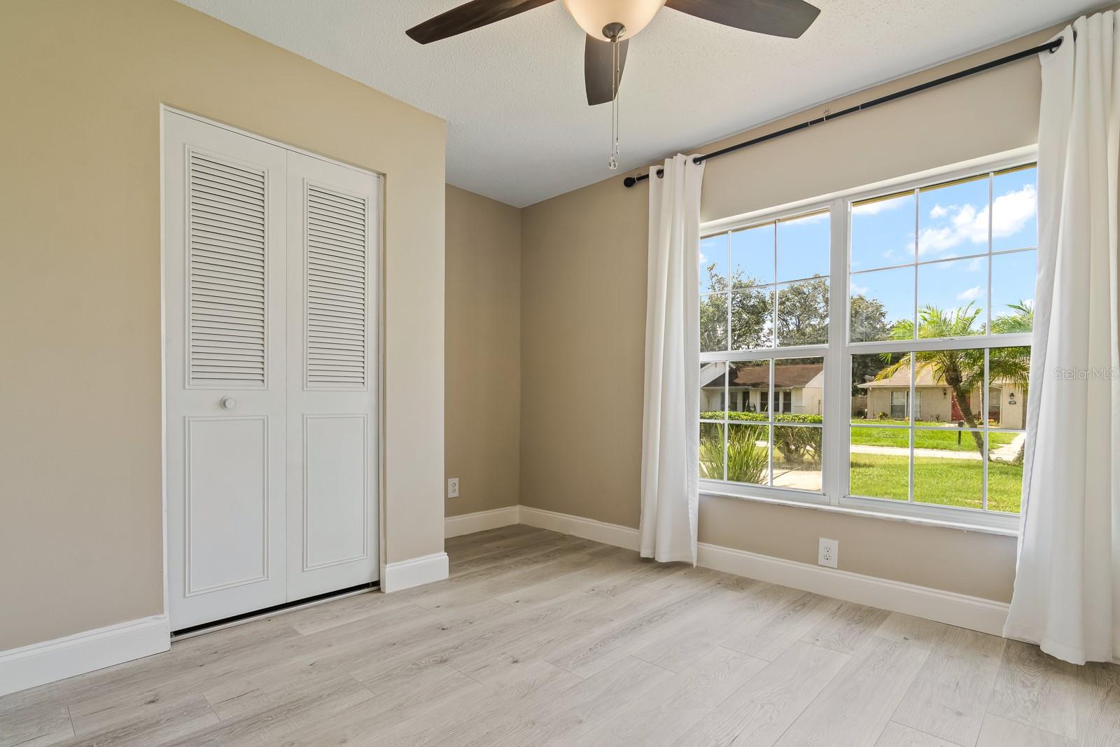 Image 29 of 46 For 14918 Old Pointe Road