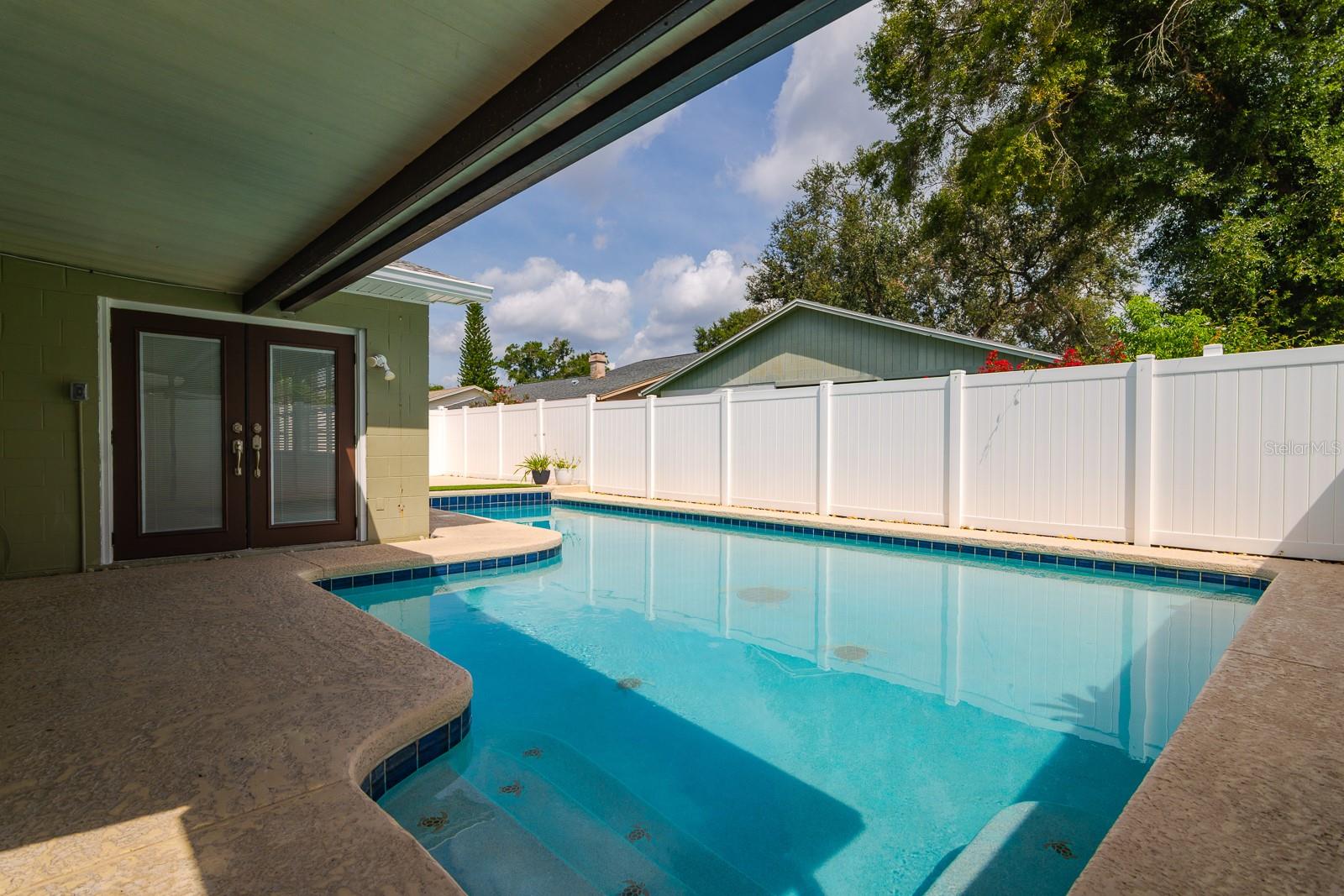 Image 34 of 46 For 14918 Old Pointe Road