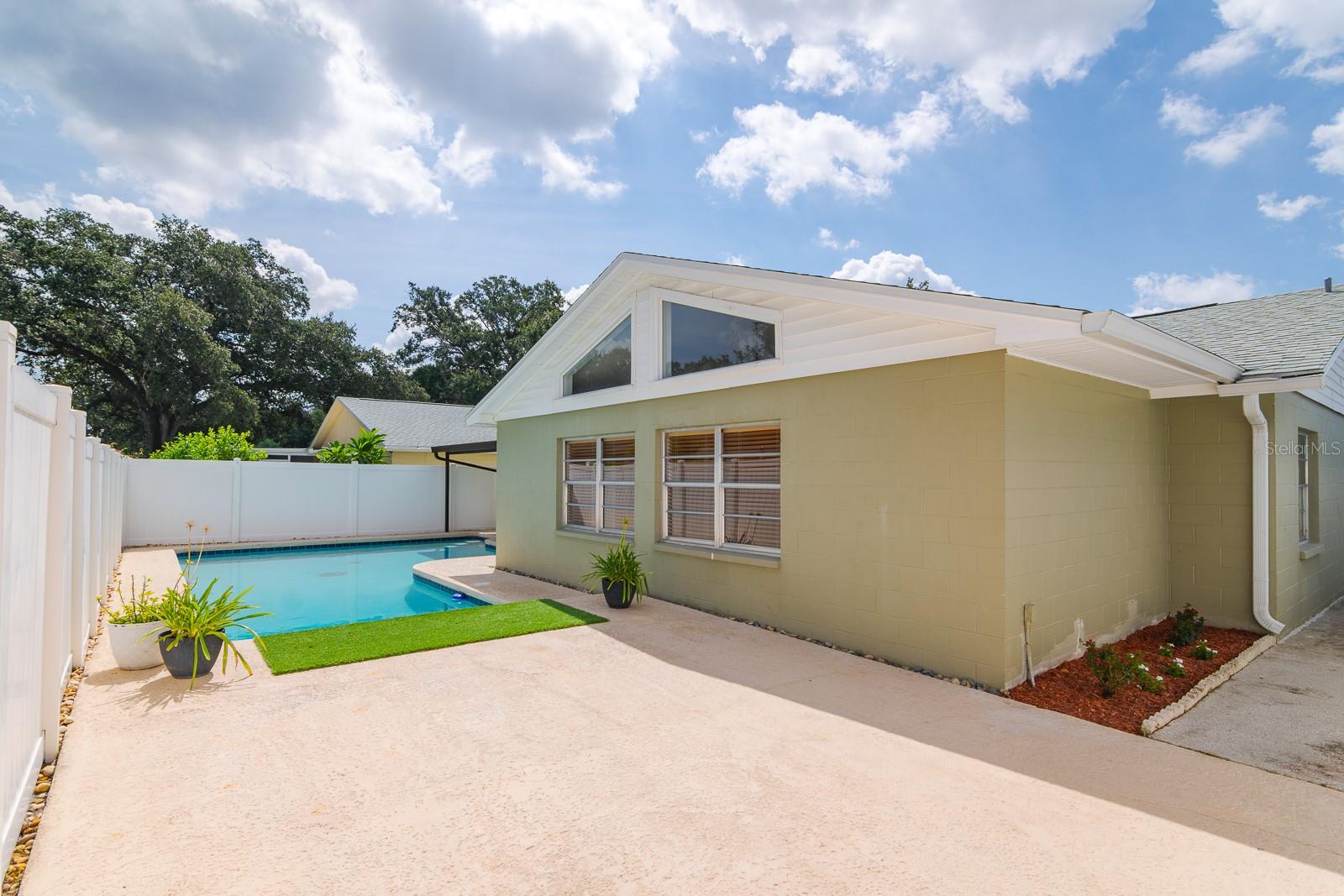 Image 40 of 46 For 14918 Old Pointe Road