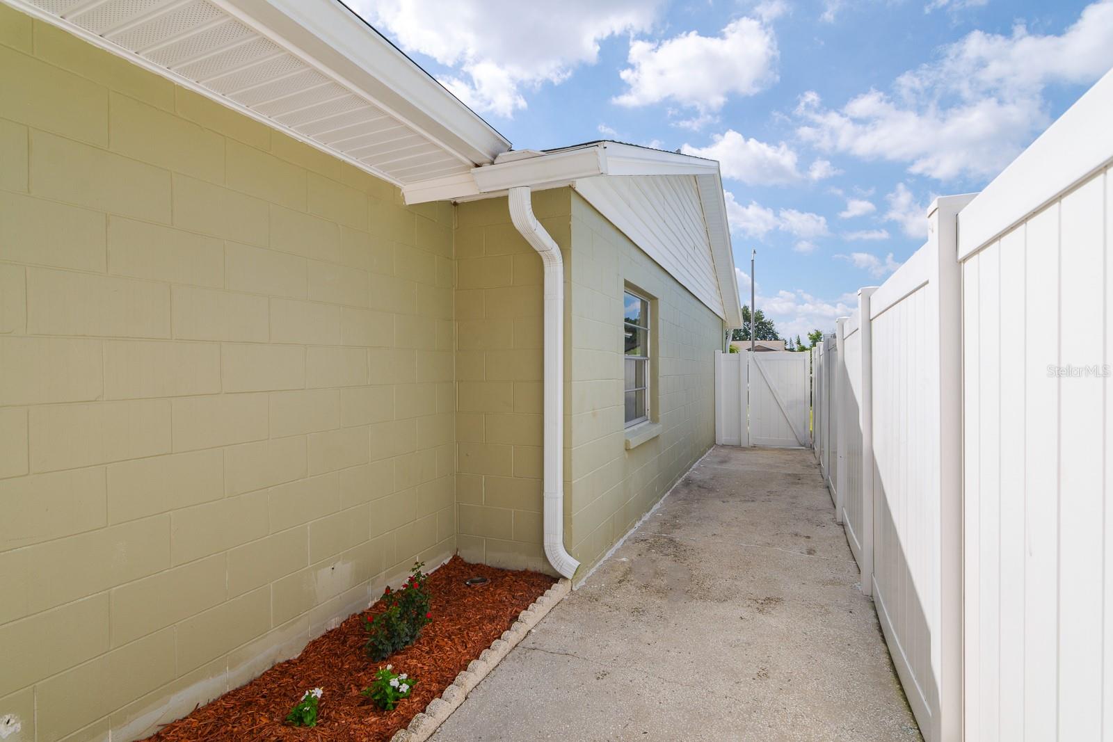 Image 41 of 46 For 14918 Old Pointe Road