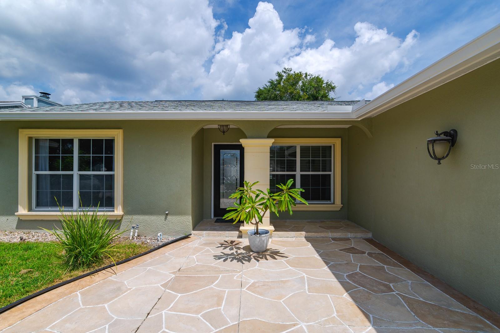 Image 5 of 46 For 14918 Old Pointe Road