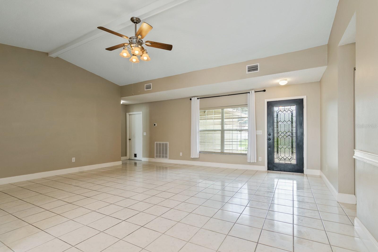 Image 9 of 46 For 14918 Old Pointe Road