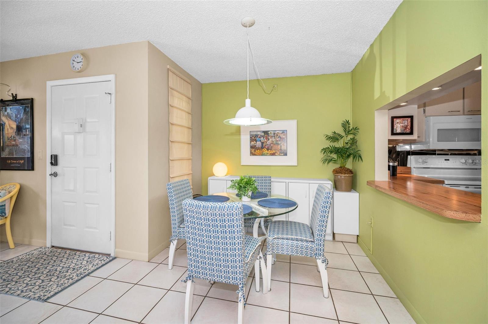 Image 14 of 63 For 2642 Pine Ridge Way S D2