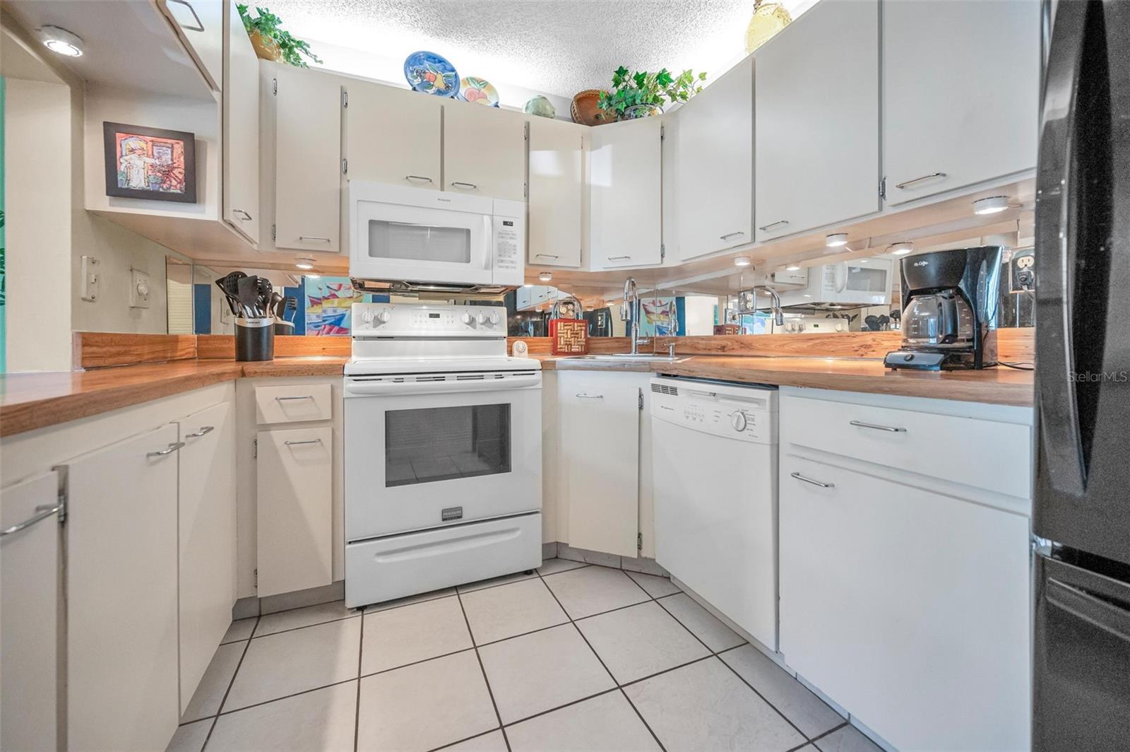 Image 17 of 63 For 2642 Pine Ridge Way S D2