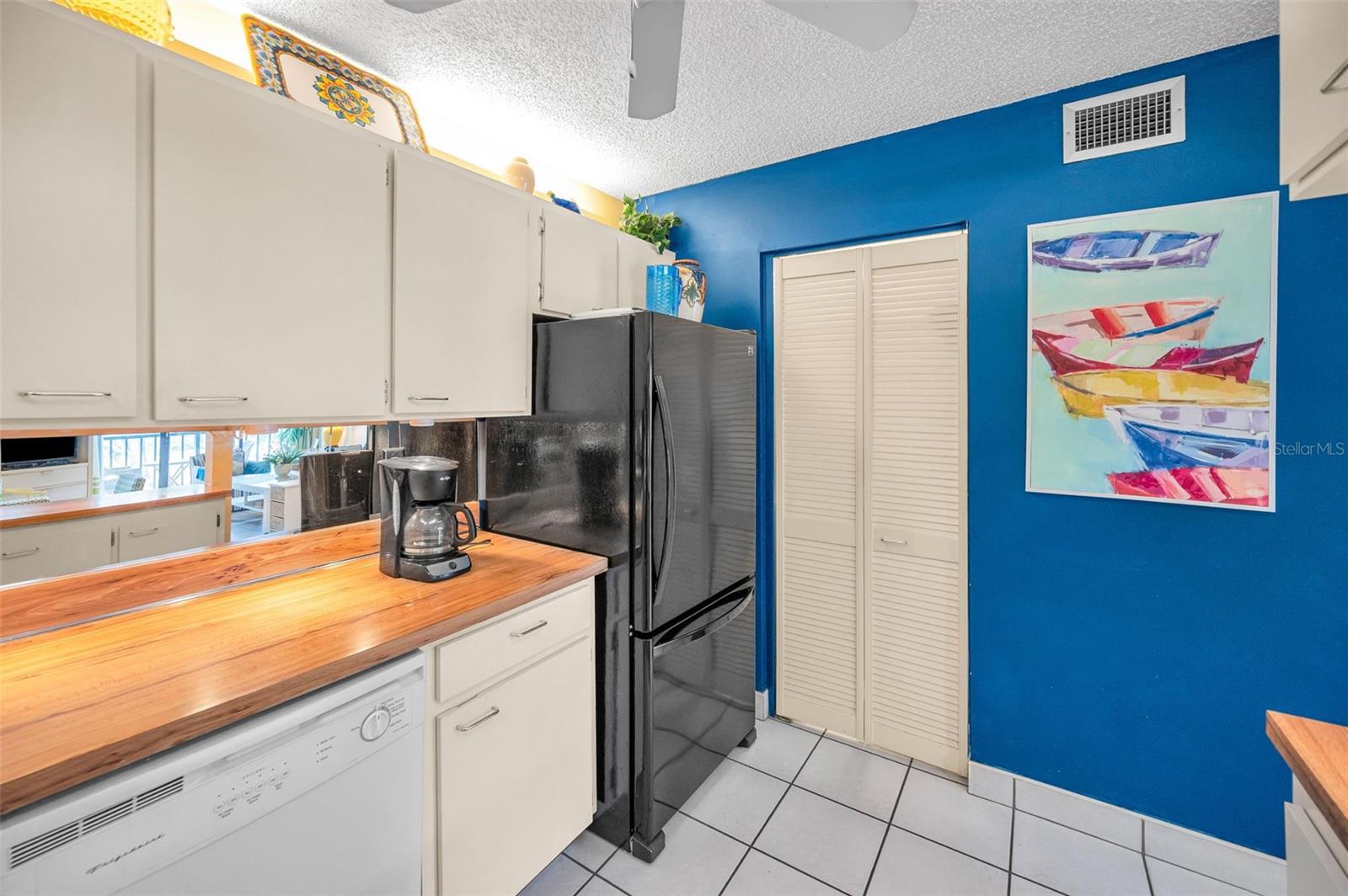 Image 21 of 63 For 2642 Pine Ridge Way S D2