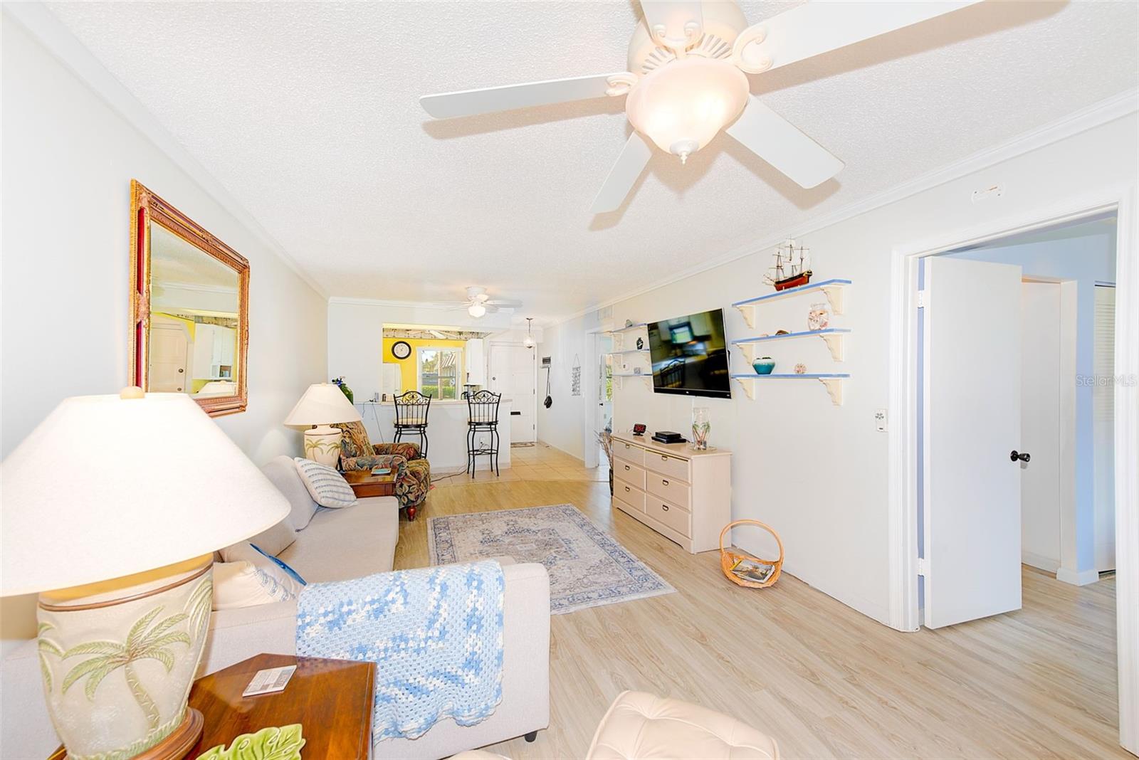 Image 11 of 34 For 1619 Mission Hills Boulevard