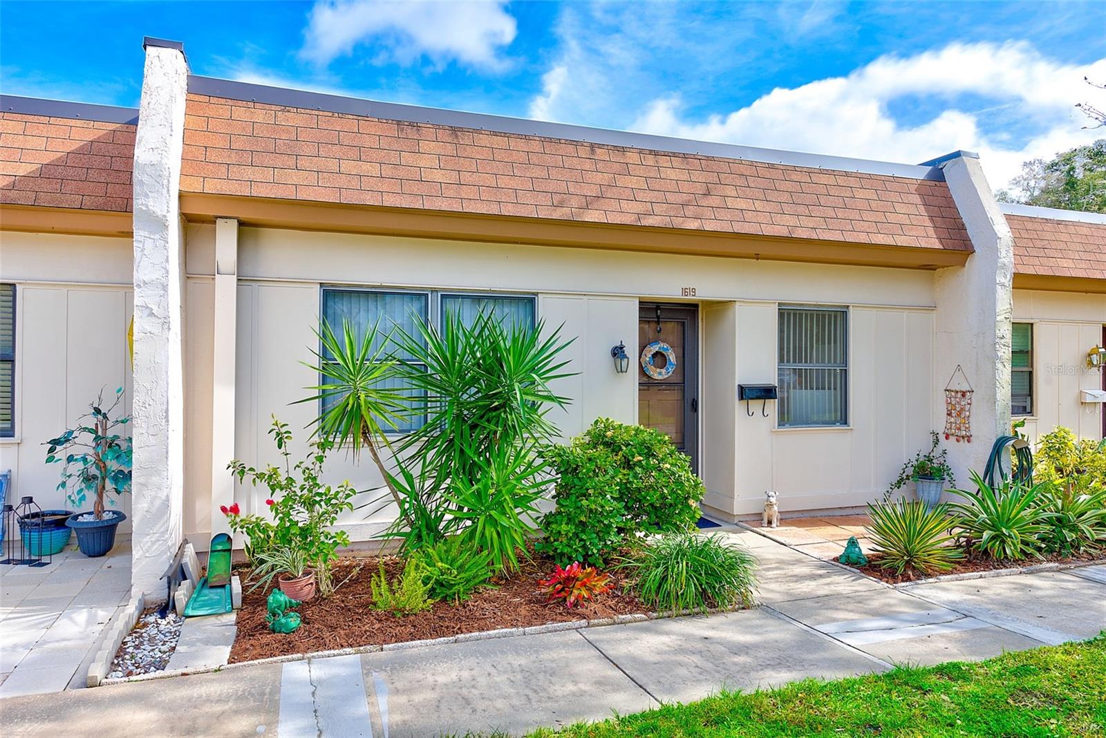 Image 2 of 34 For 1619 Mission Hills Boulevard