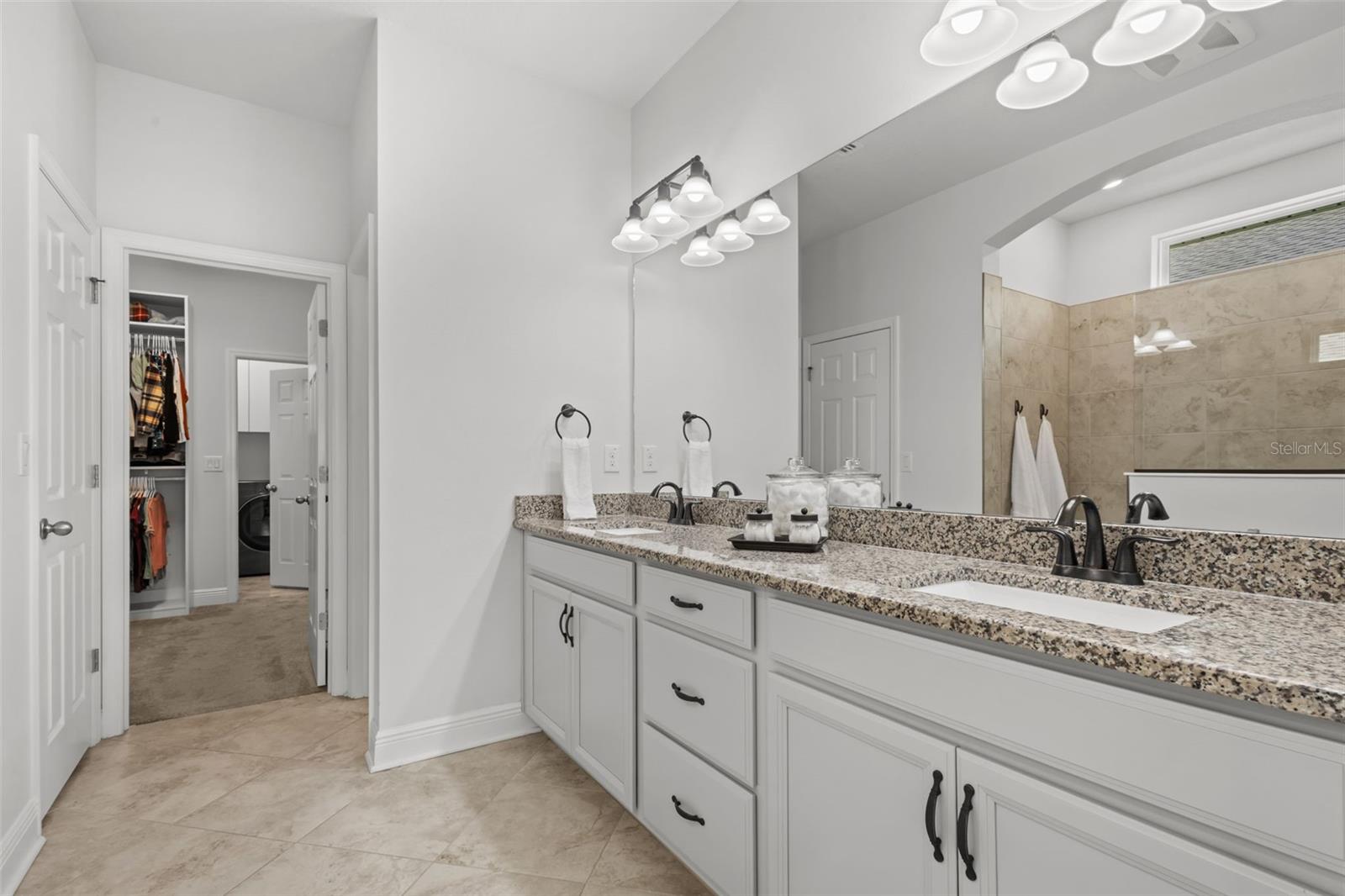 Image 15 of 48 For 15133 Caravan Avenue
