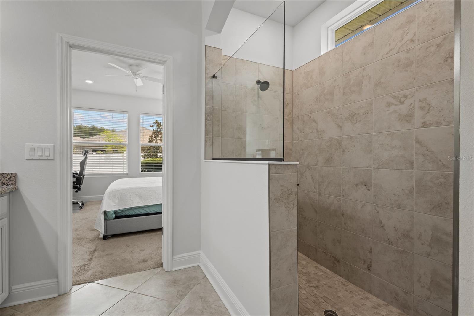 Image 17 of 48 For 15133 Caravan Avenue
