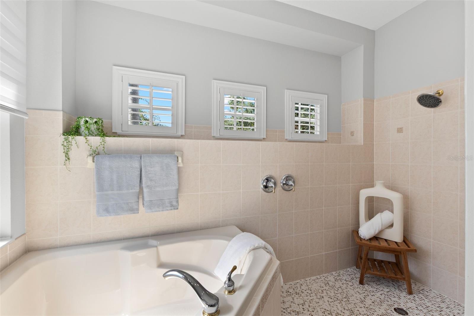 Image 28 of 56 For 11918 Mandevilla Court