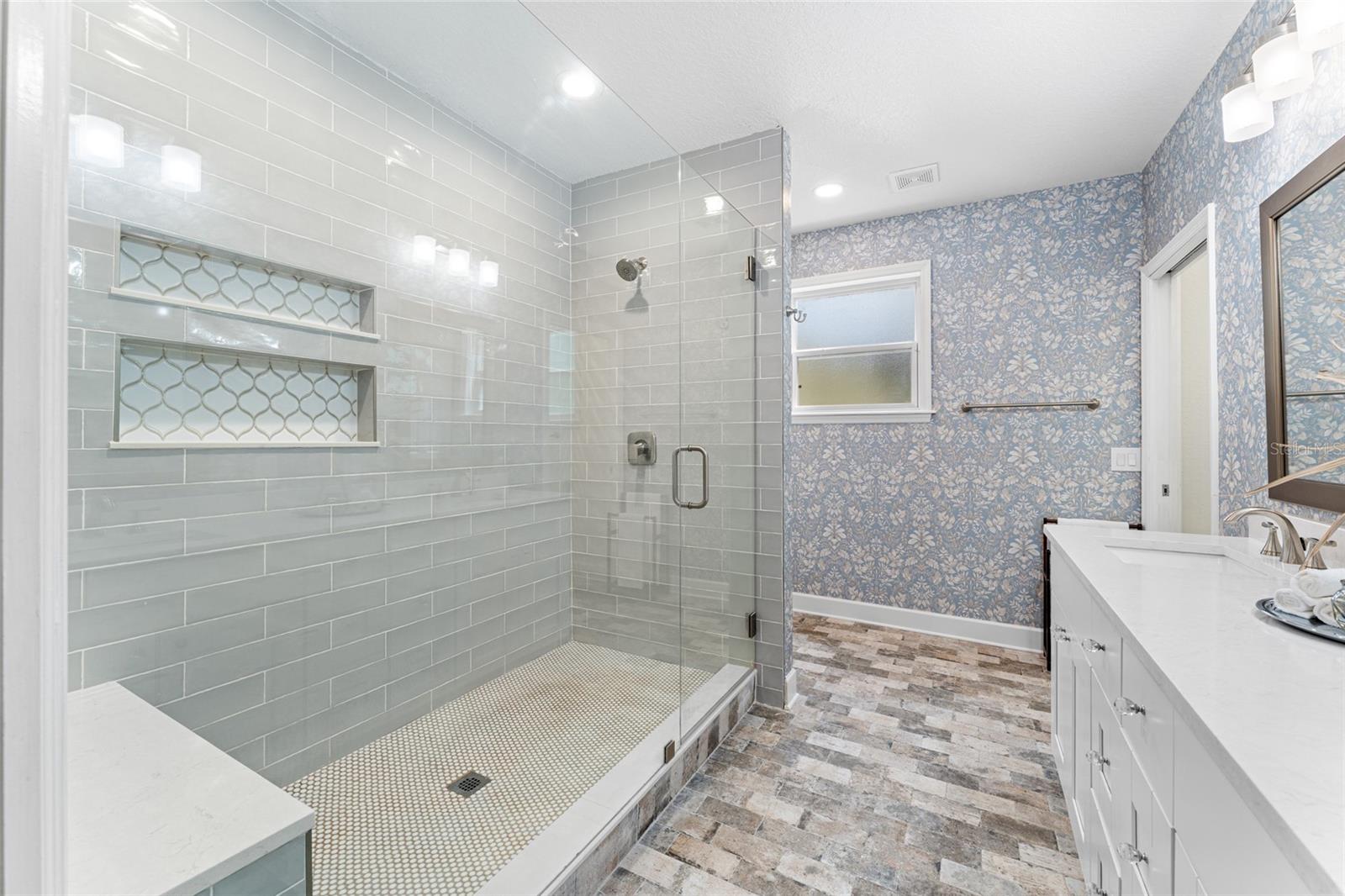 Image 33 of 70 For 4613 Matanzas Avenue S