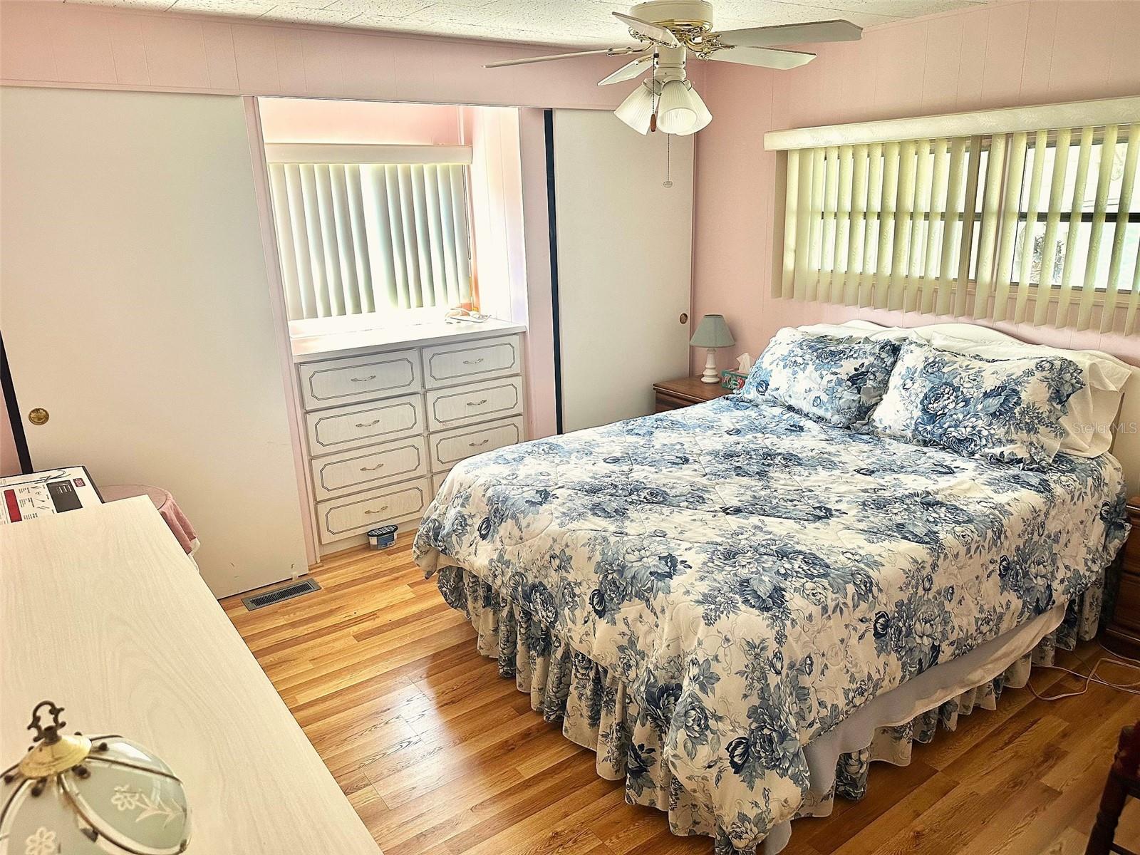 Listing photo id 9 for 2000 Bay Drive 116