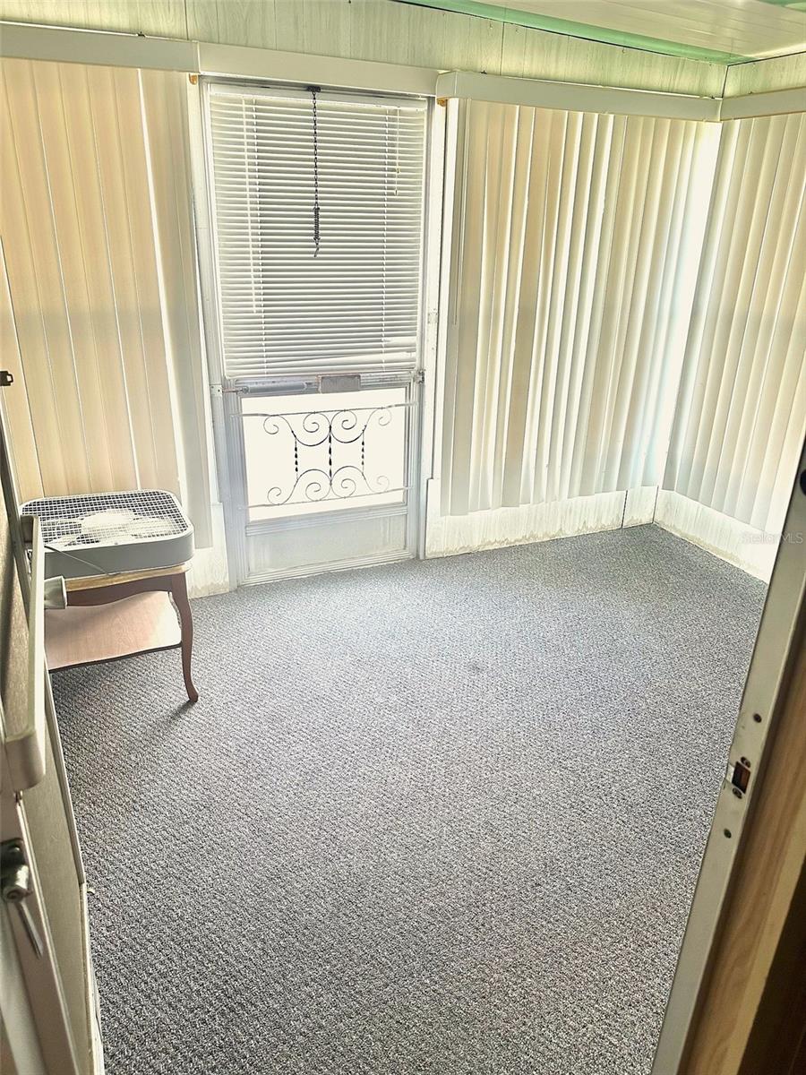 Listing photo id 10 for 2000 Bay Drive 116