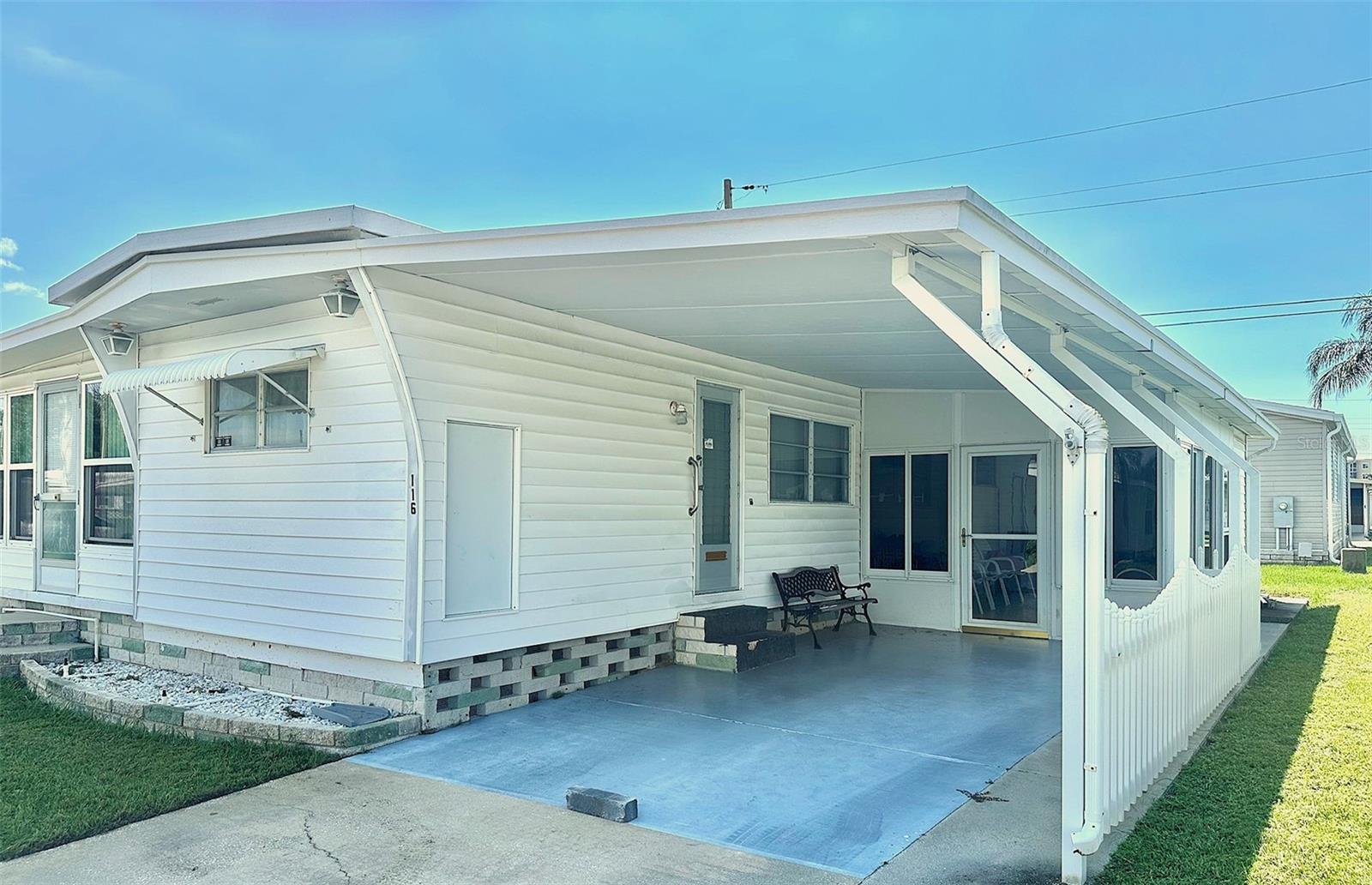 Listing photo id 14 for 2000 Bay Drive 116