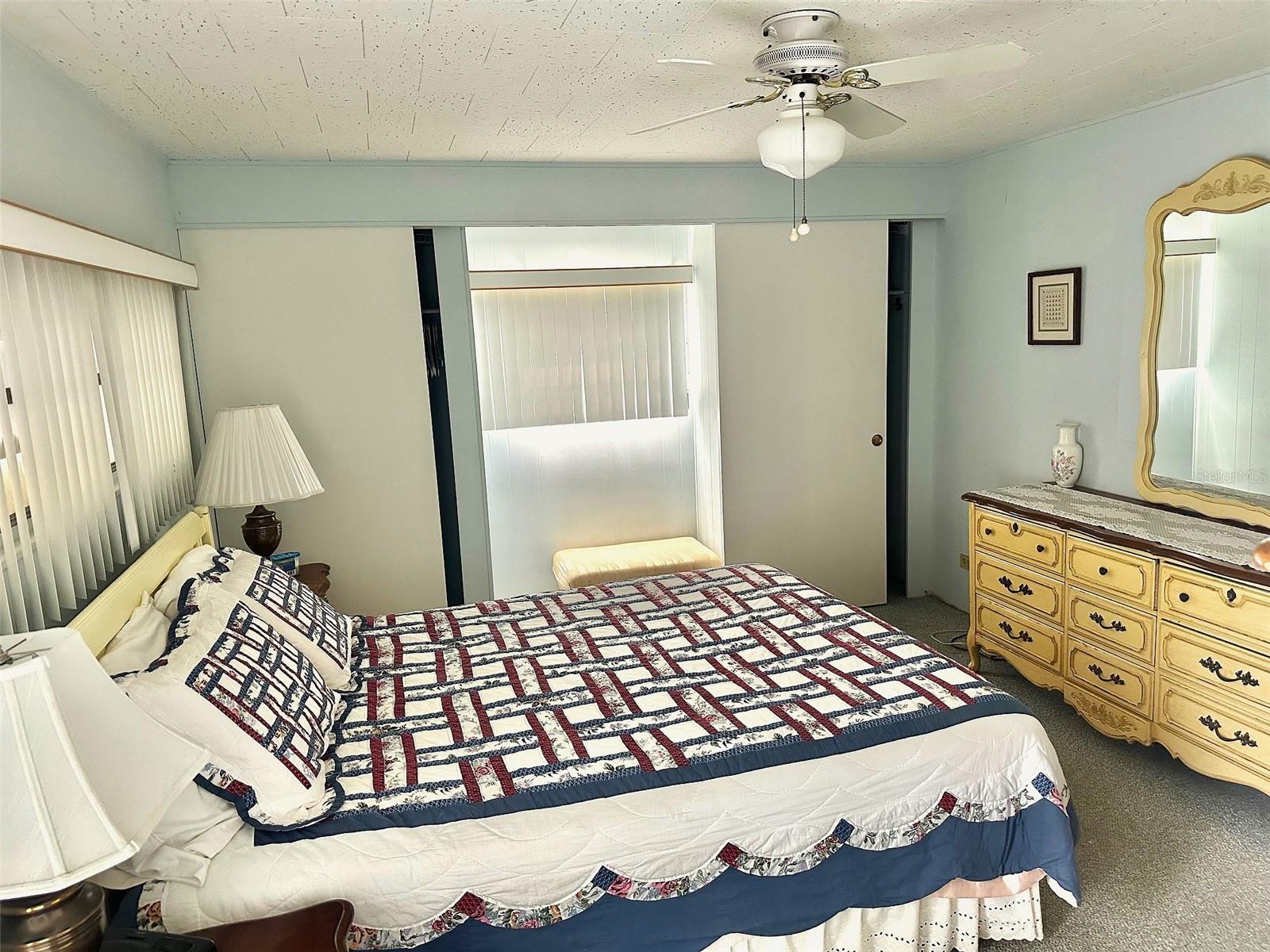 Listing photo id 5 for 2000 Bay Drive 116