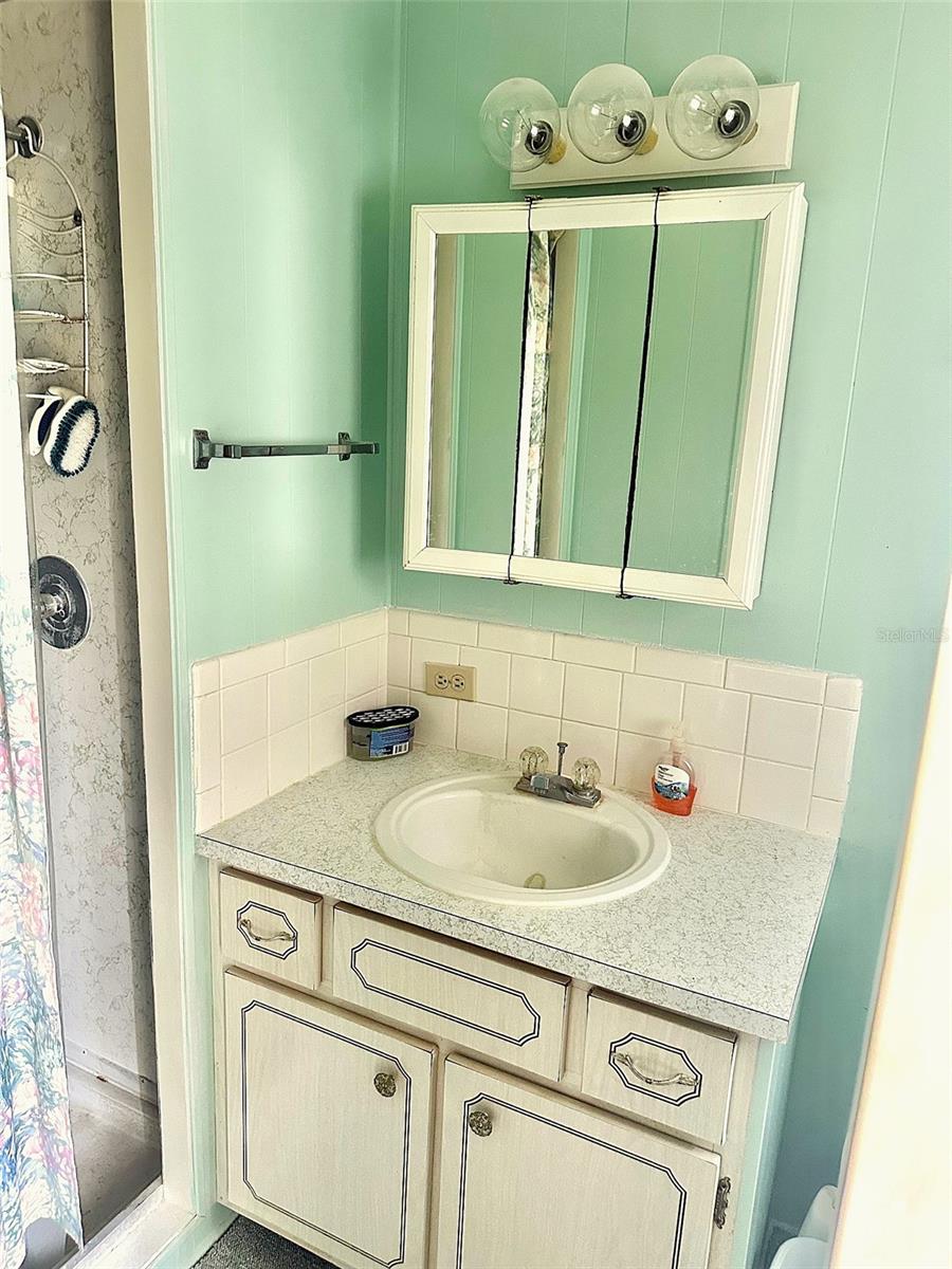 Listing photo id 6 for 2000 Bay Drive 116