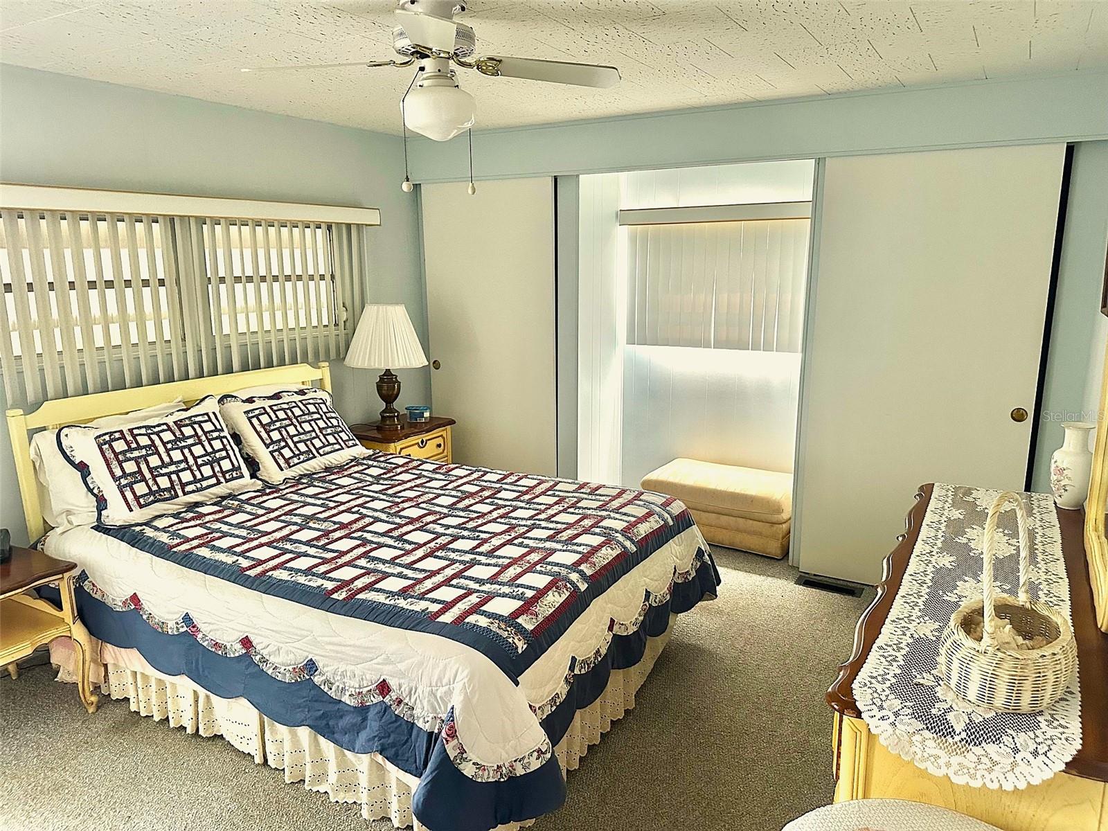 Listing photo id 7 for 2000 Bay Drive 116