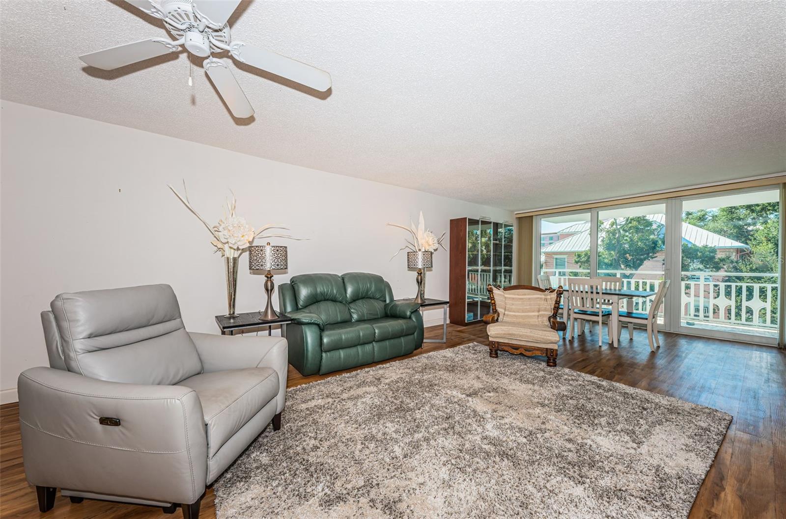 Image 18 of 90 For 700 Beach Drive Ne 308
