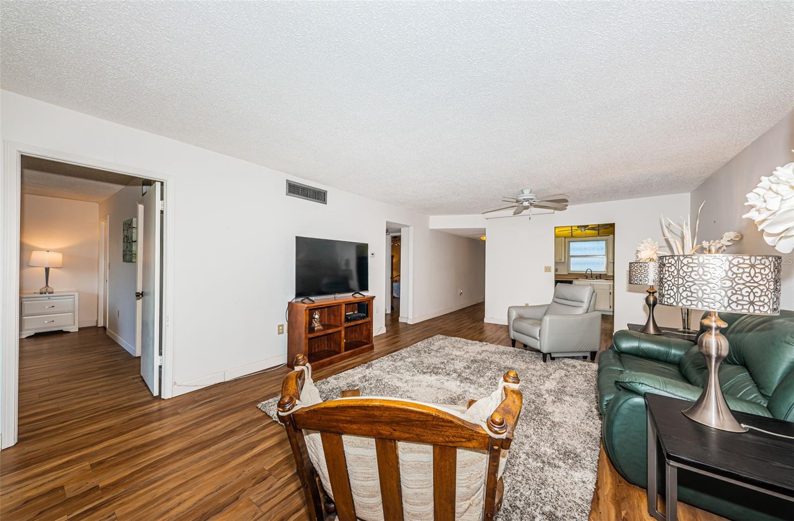 Image 20 of 90 For 700 Beach Drive Ne 308