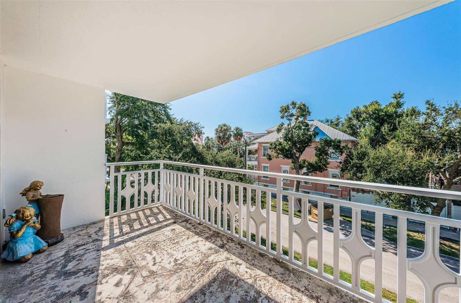 Image 22 of 90 For 700 Beach Drive Ne 308