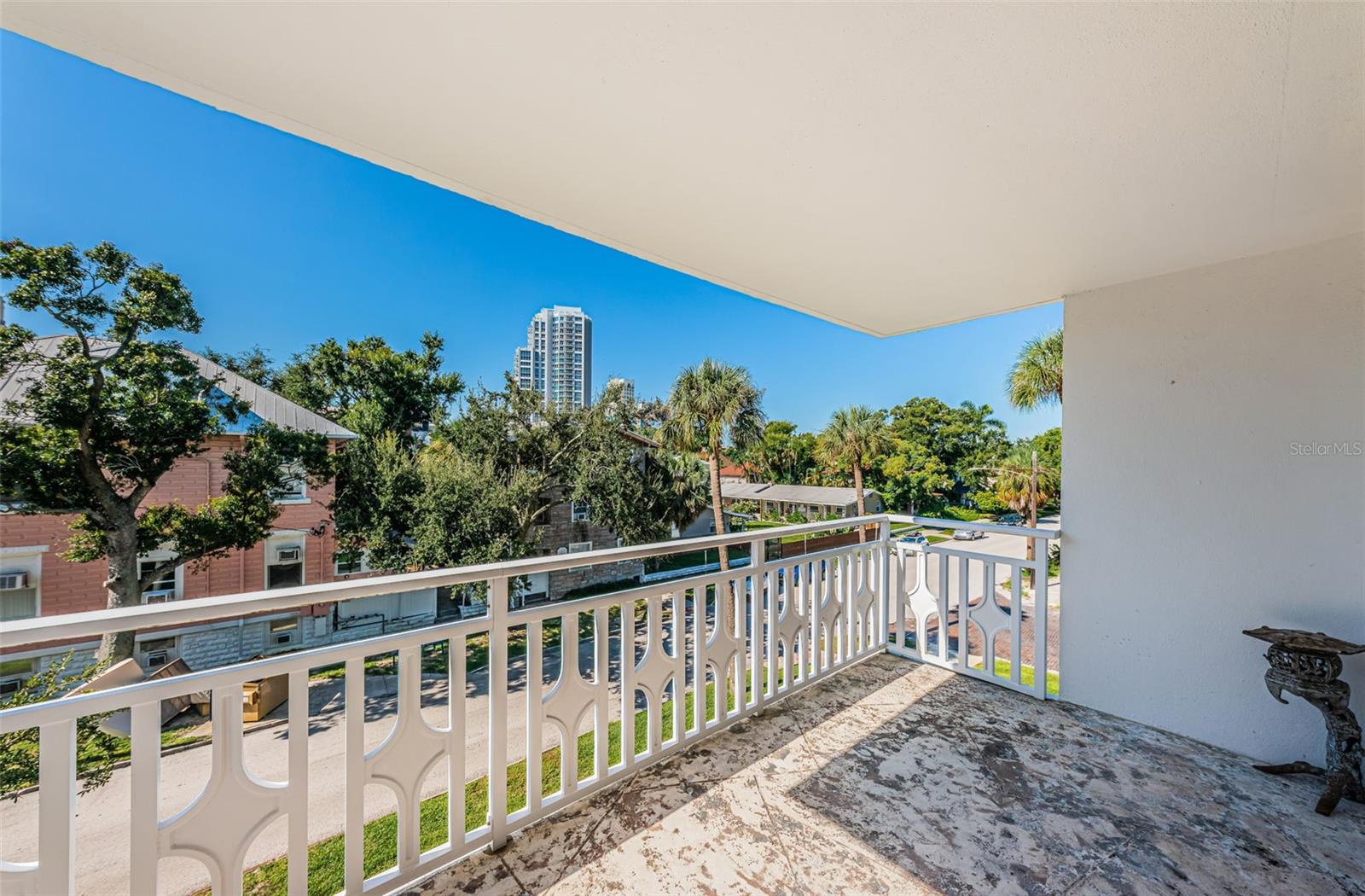 Image 23 of 90 For 700 Beach Drive Ne 308