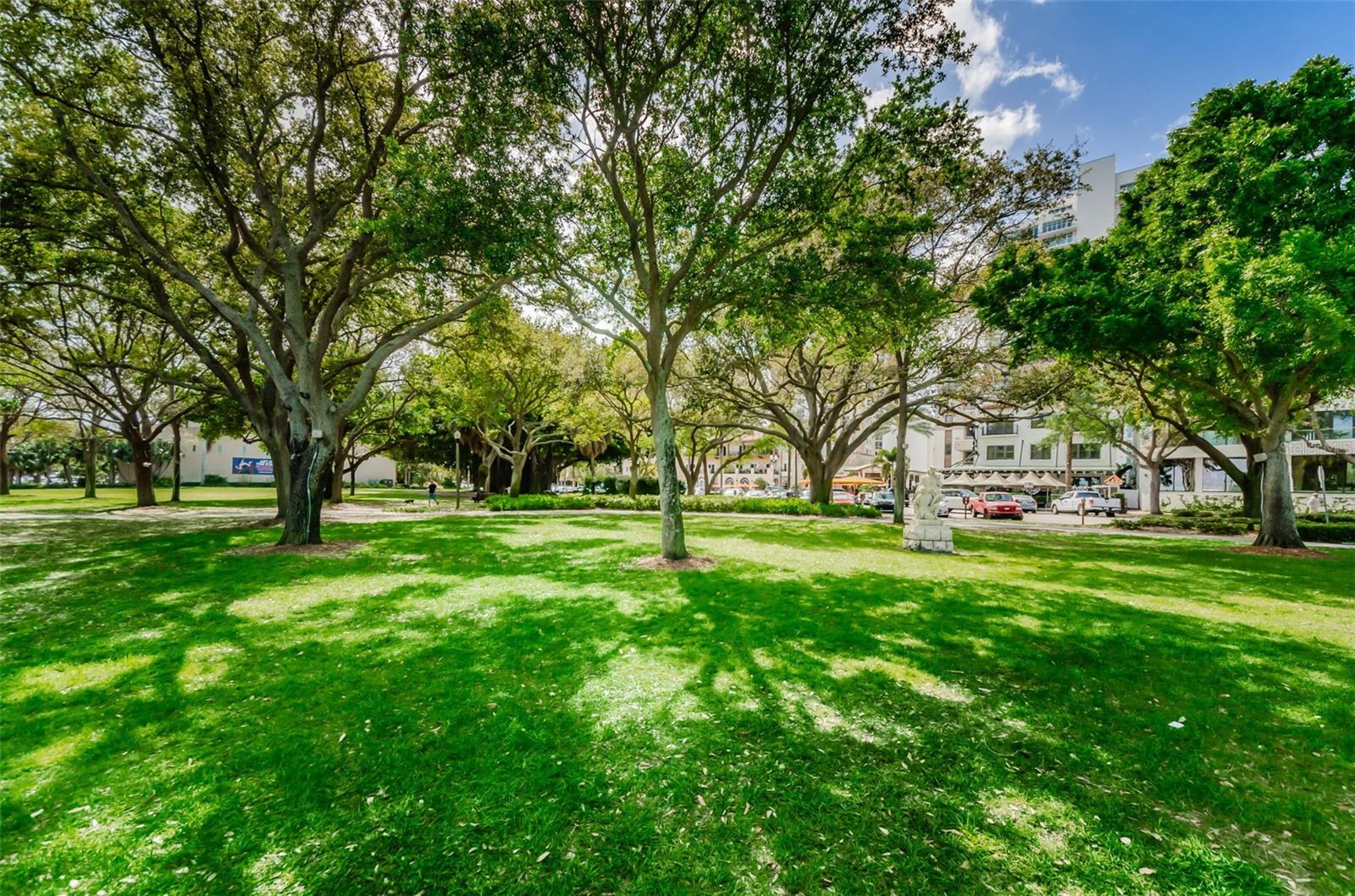 Image 67 of 90 For 700 Beach Drive Ne 308