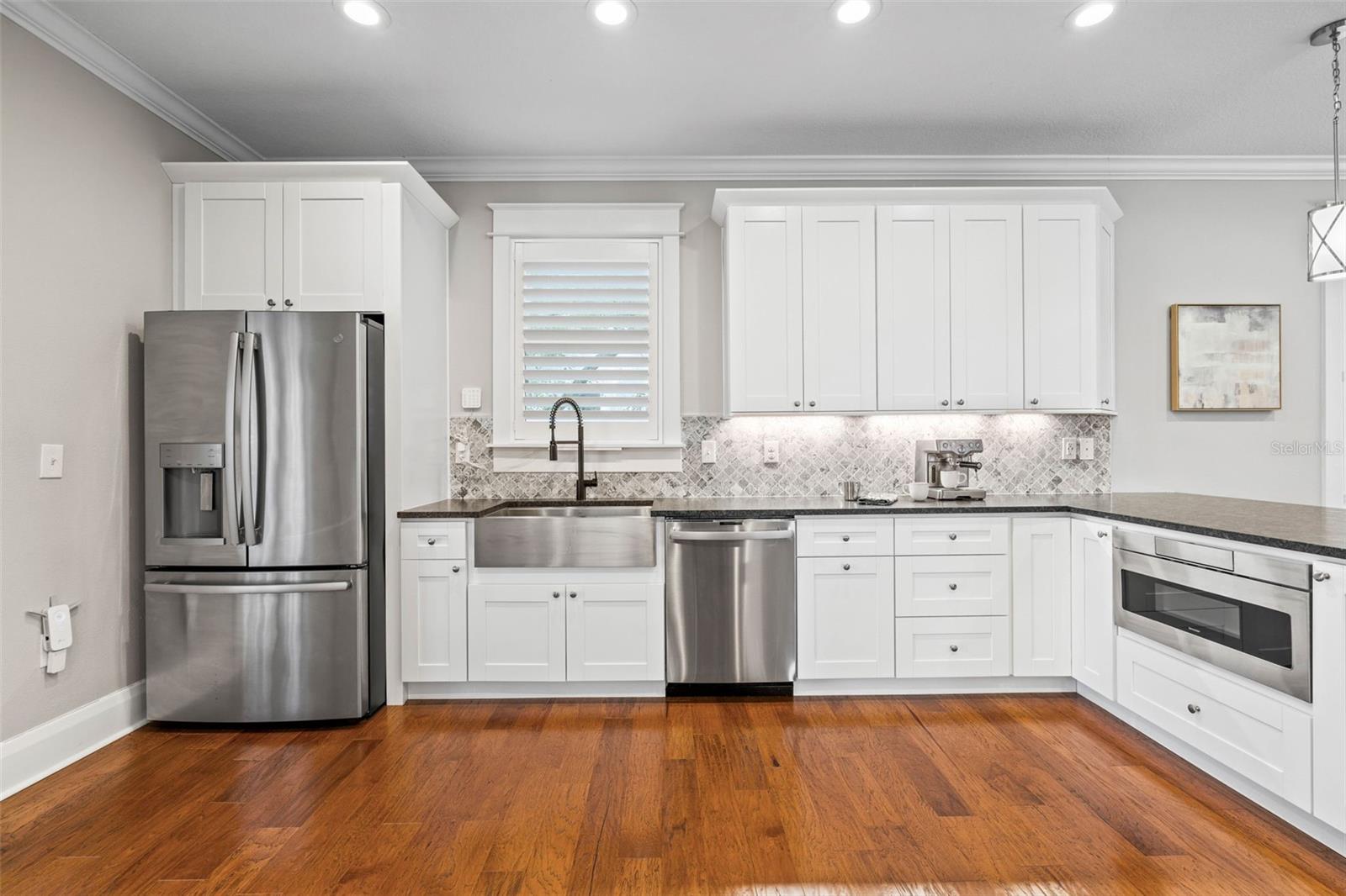 Image 12 of 51 For 909 Woodlawn Avenue