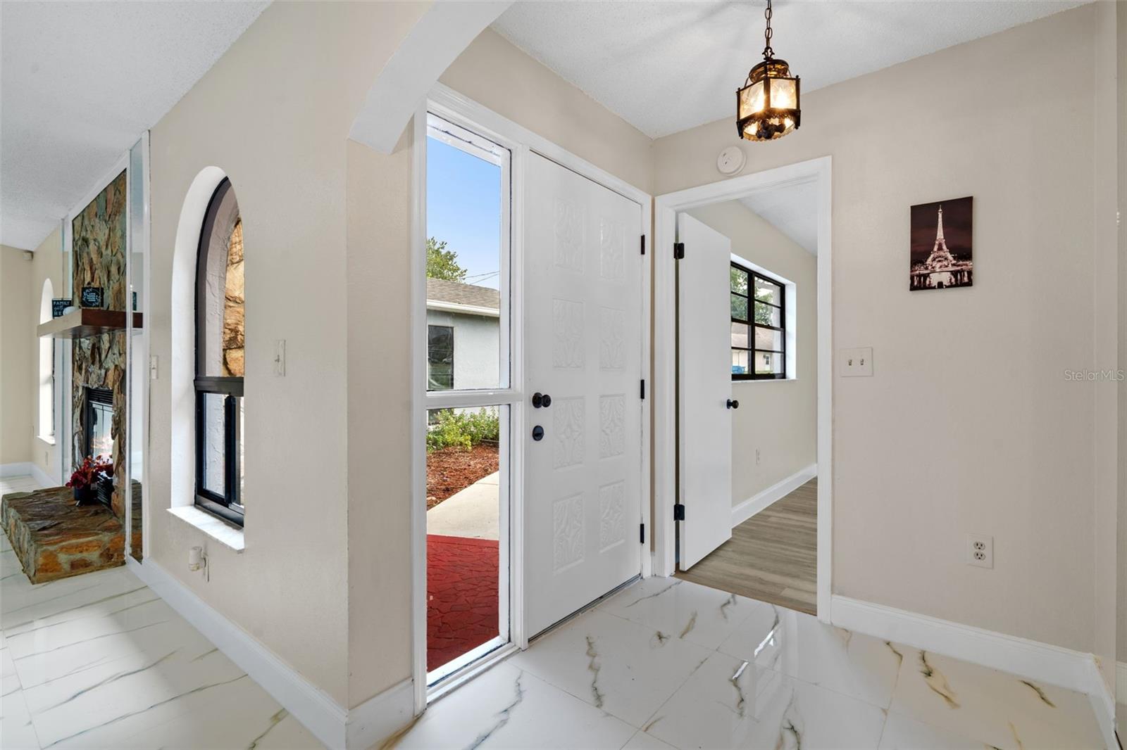 Image 11 of 63 For 2443 Glenridge Drive