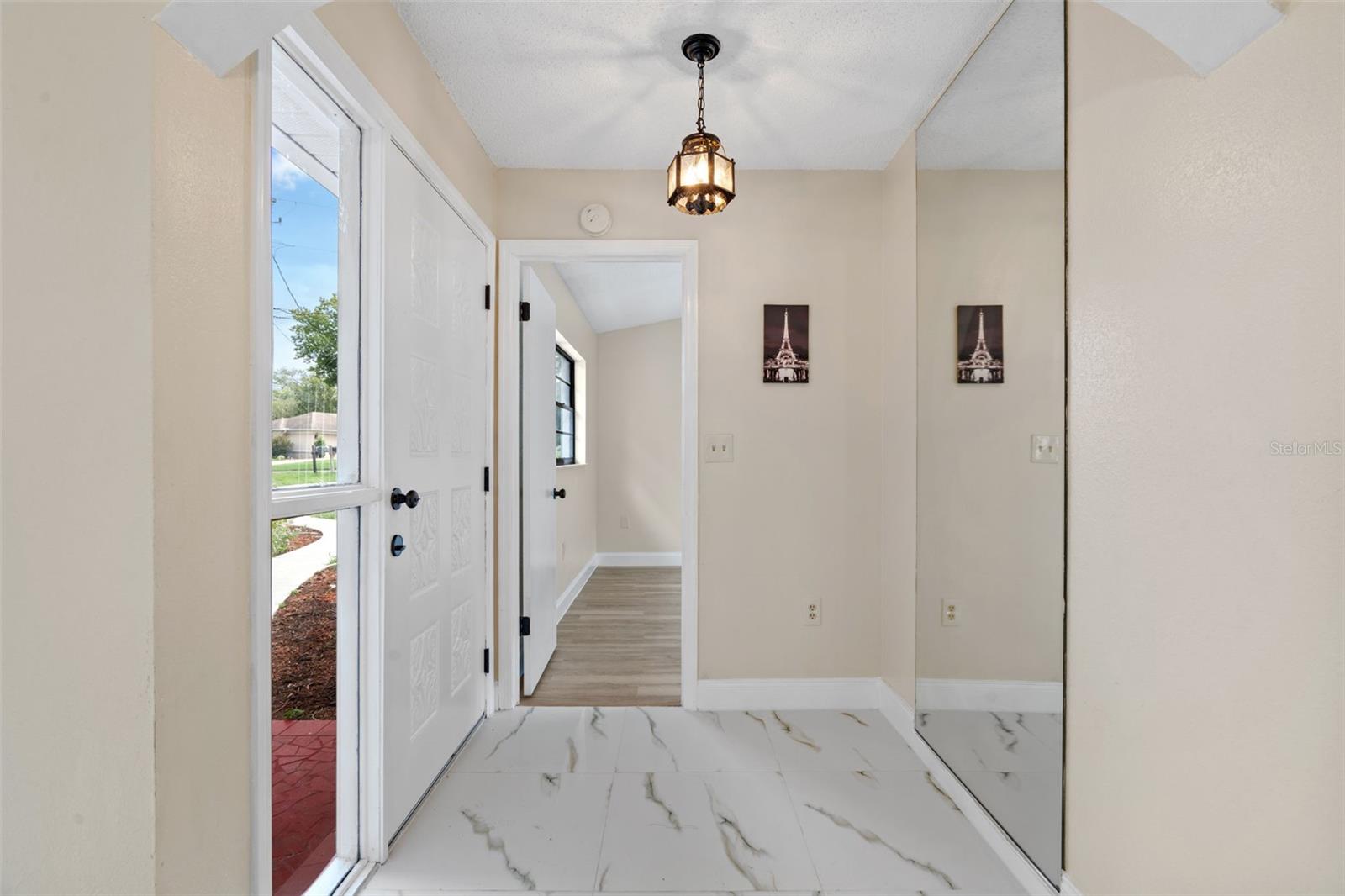 Image 12 of 63 For 2443 Glenridge Drive