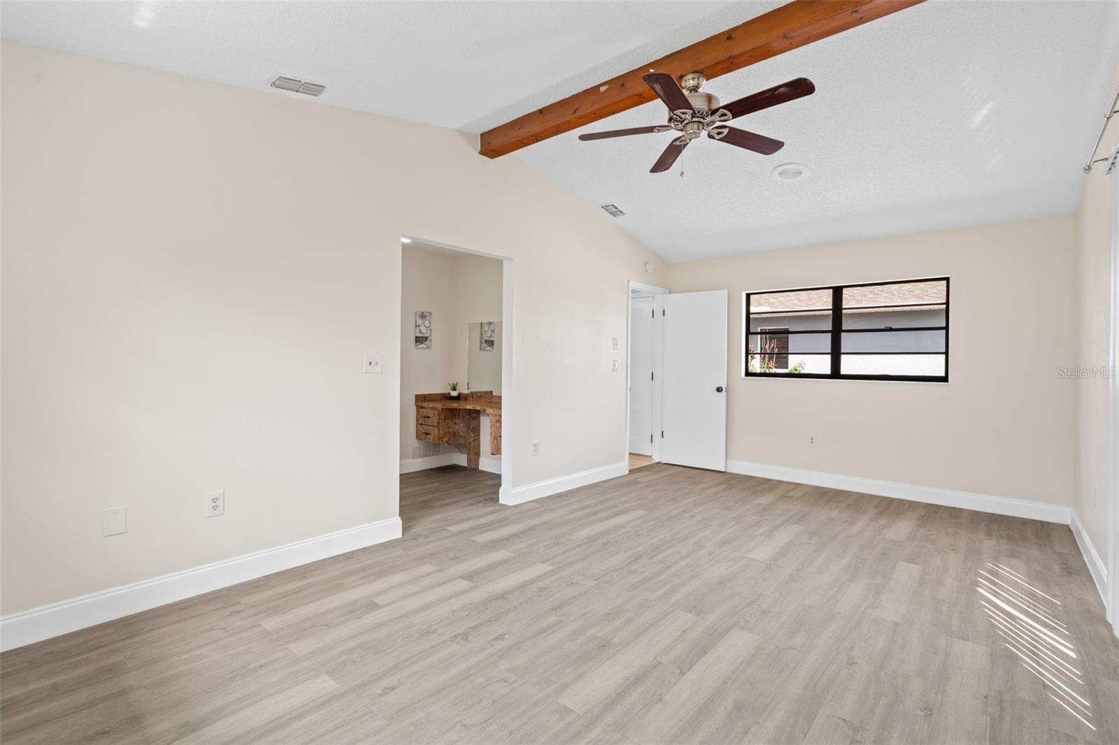 Image 14 of 63 For 2443 Glenridge Drive