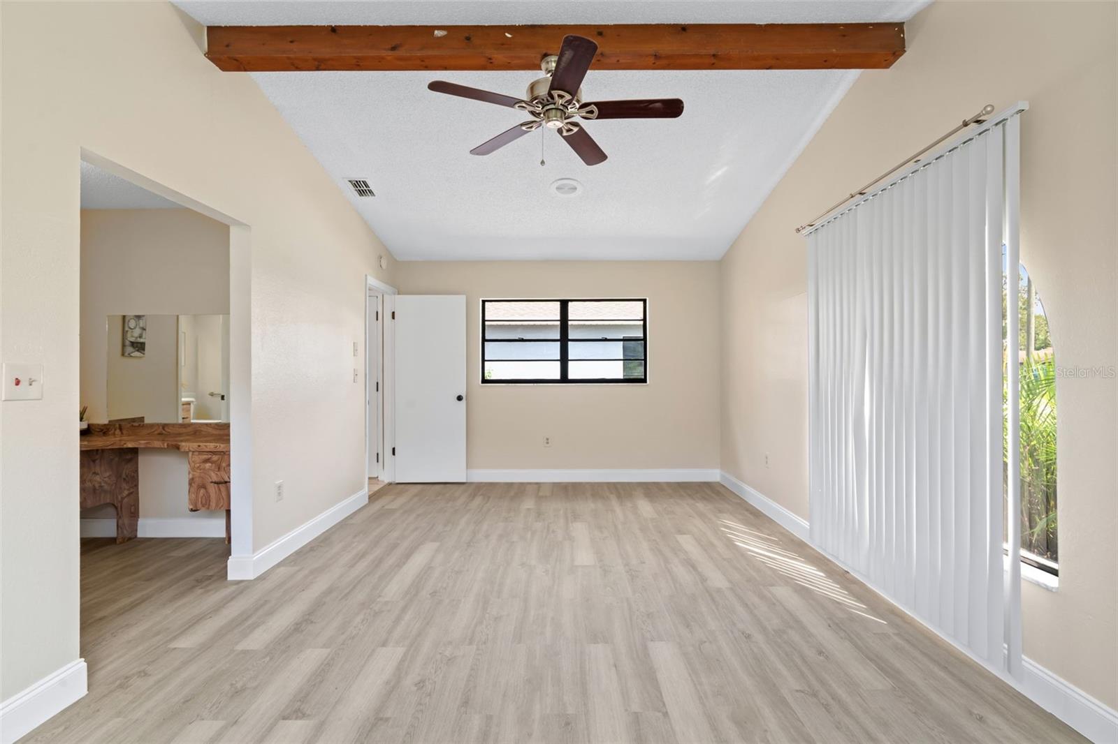 Image 15 of 63 For 2443 Glenridge Drive